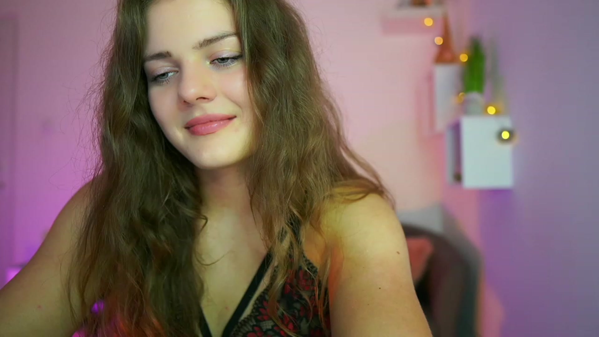 Gallery image thumbnail from Elly_Malkova_'s myfreecams stream on, 07/05/2023, 19:35 image 5 of 20