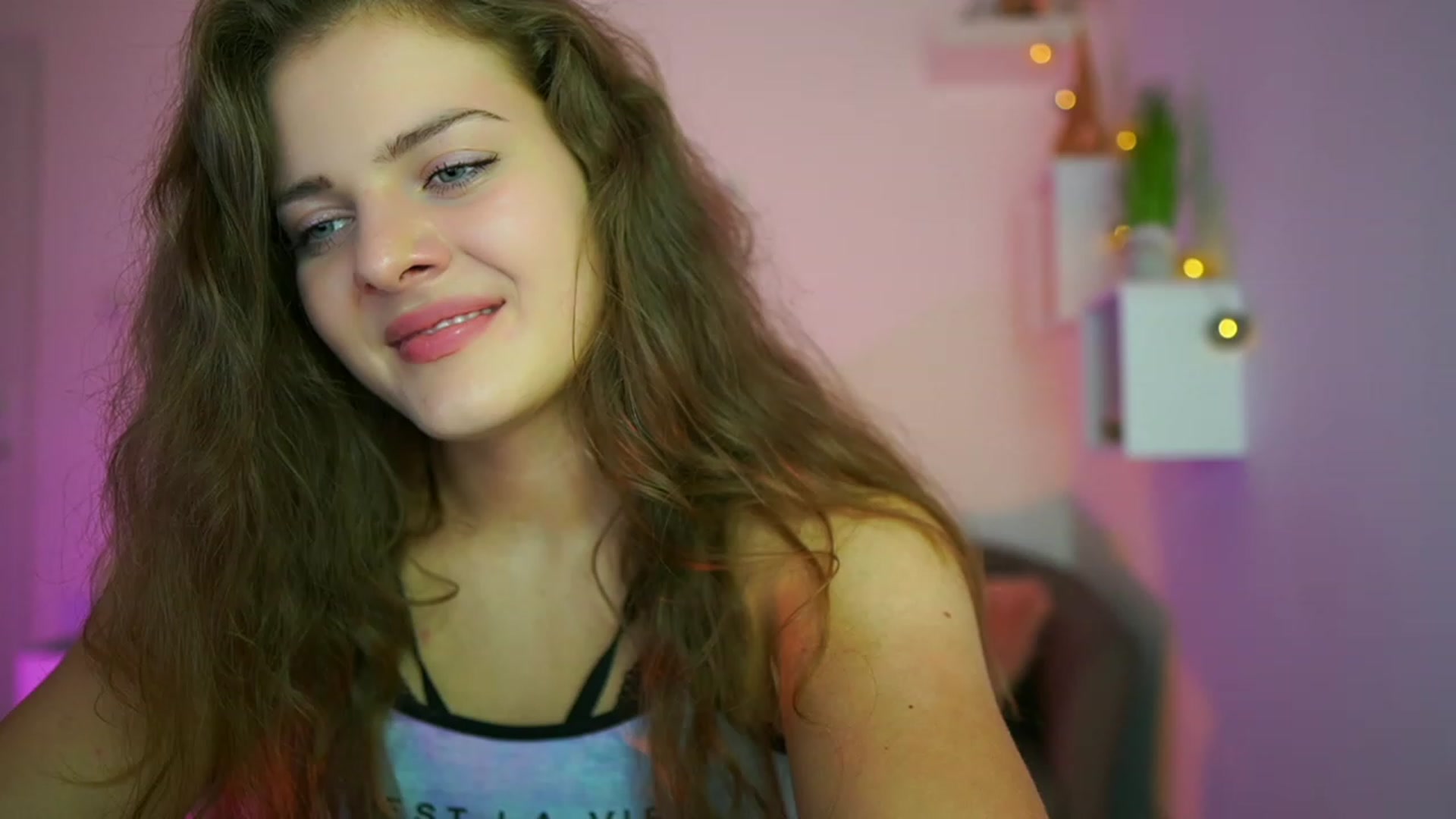 Gallery image thumbnail from Elly_Malkova_'s myfreecams stream on, 07/05/2023, 21:34 image 12 of 20