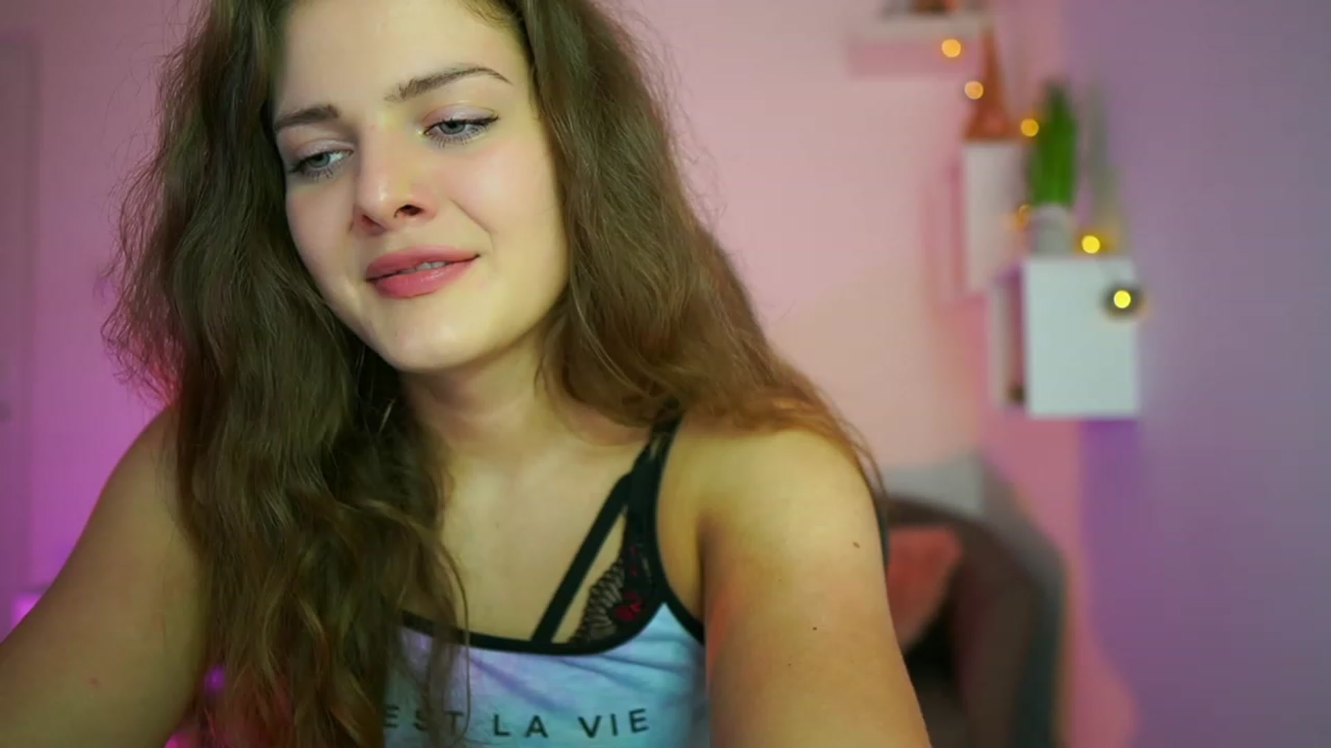 Gallery image thumbnail from Elly_Malkova_'s myfreecams stream on, 07/05/2023, 21:34 image 3 of 20