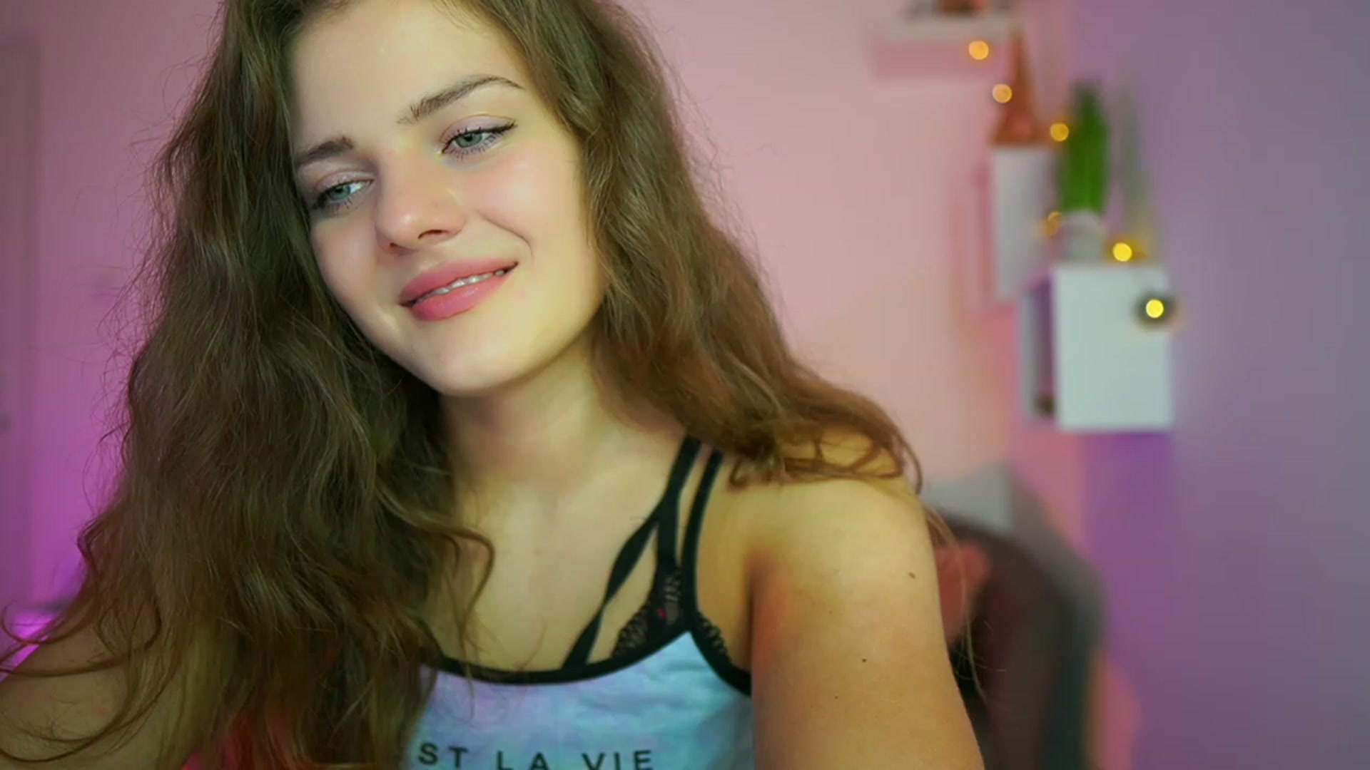 Gallery image thumbnail from Elly_Malkova_'s myfreecams stream on, 07/05/2023, 21:34 image 13 of 20