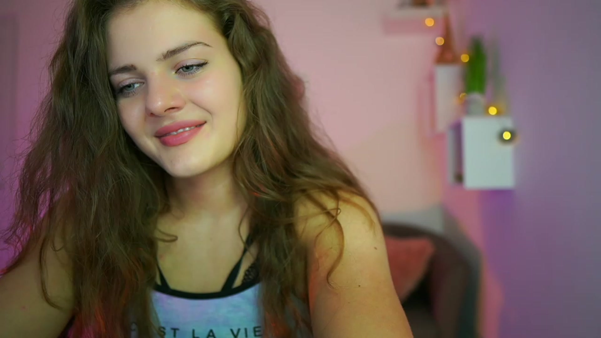 Gallery image thumbnail from Elly_Malkova_'s myfreecams stream on, 07/05/2023, 21:34 image 11 of 20