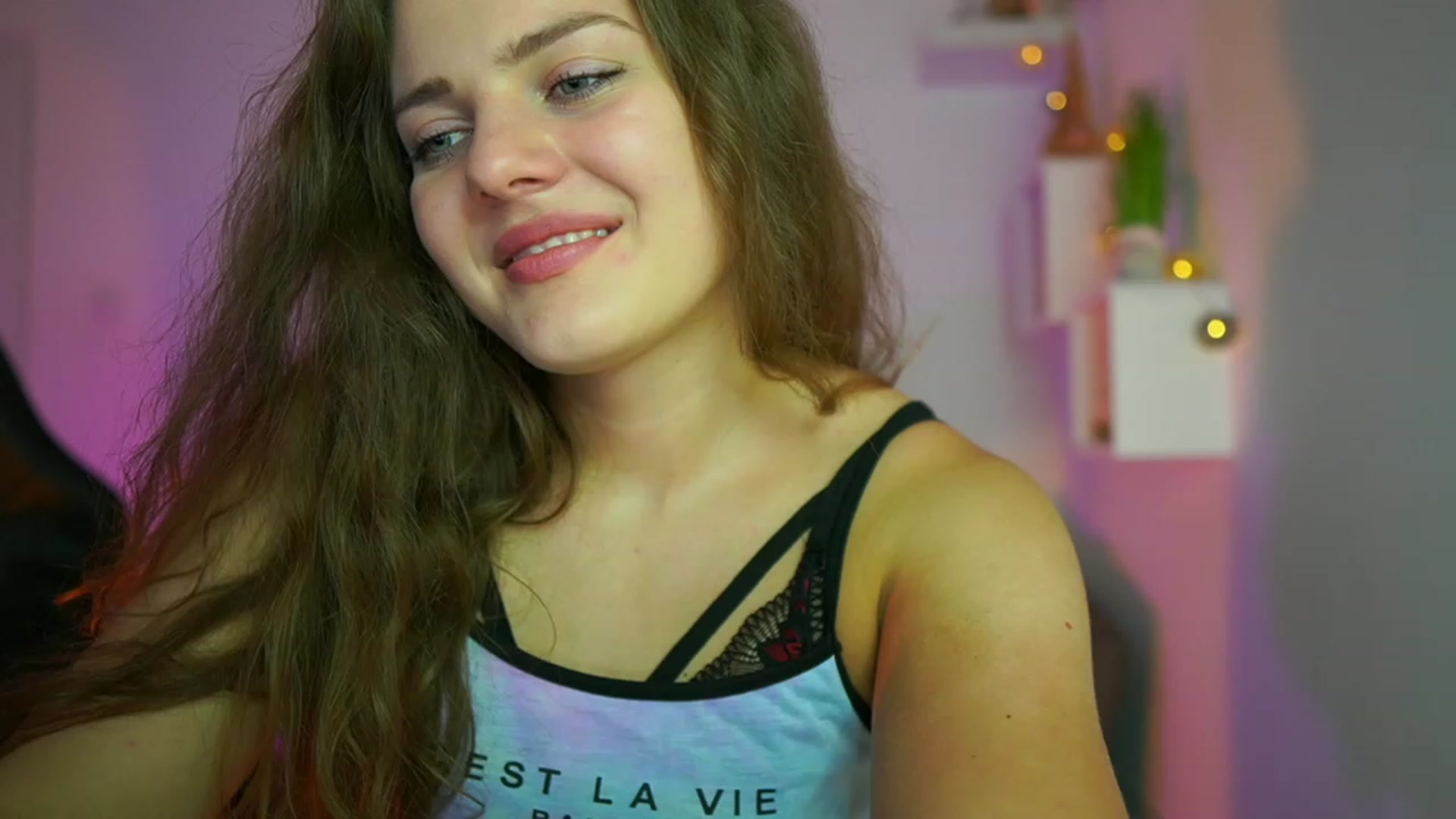 Gallery image thumbnail from Elly_Malkova_'s myfreecams stream on, 07/05/2023, 23:15 image 4 of 20