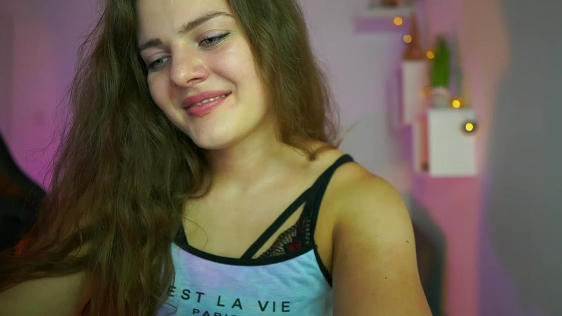 Gallery image thumbnail from Elly_Malkova_'s myfreecams stream on, 07/05/2023, 23:15 image 6 of 20