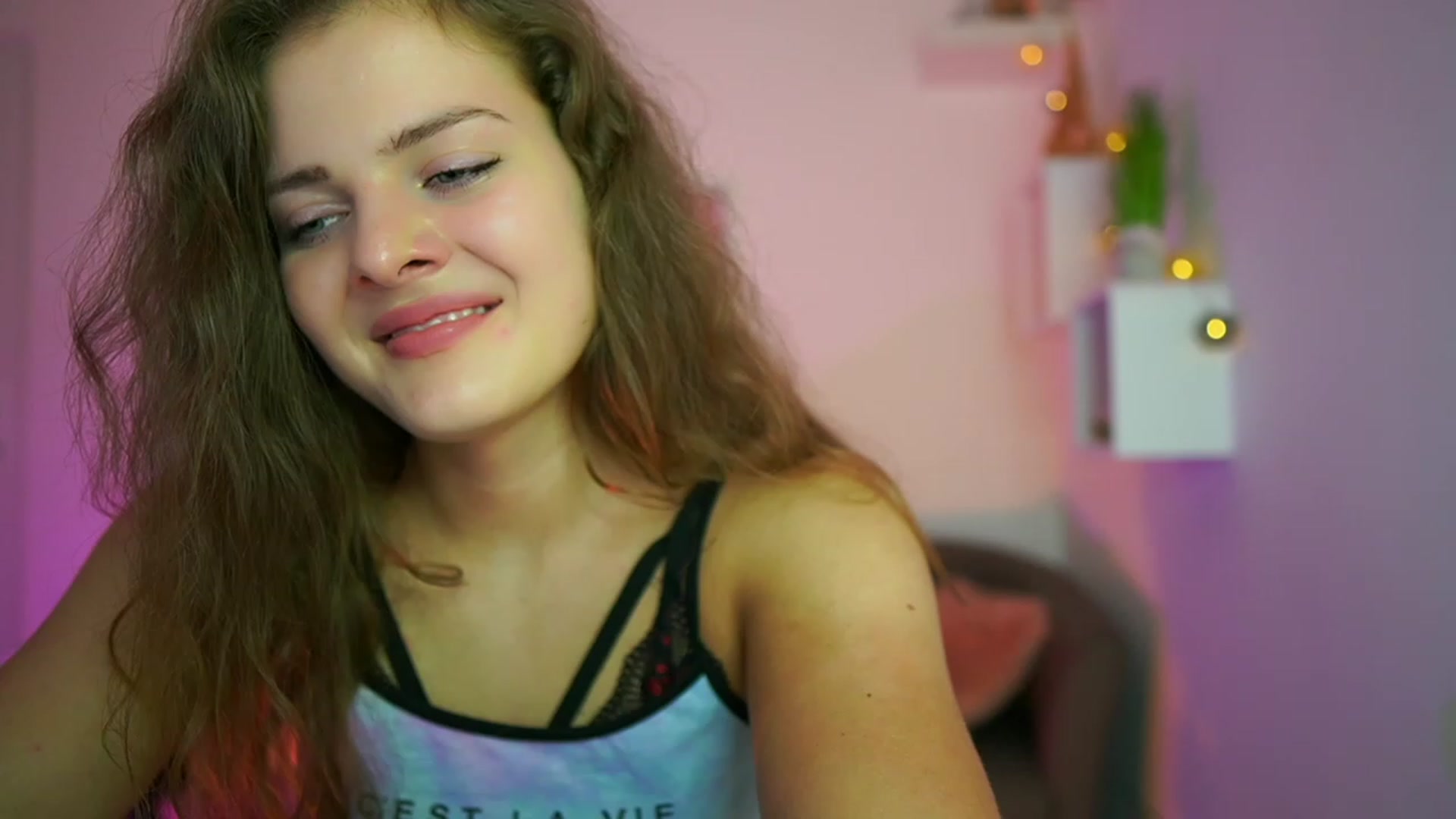 Gallery image thumbnail from Elly_Malkova_'s myfreecams stream on, 07/05/2023, 23:15 image 10 of 20