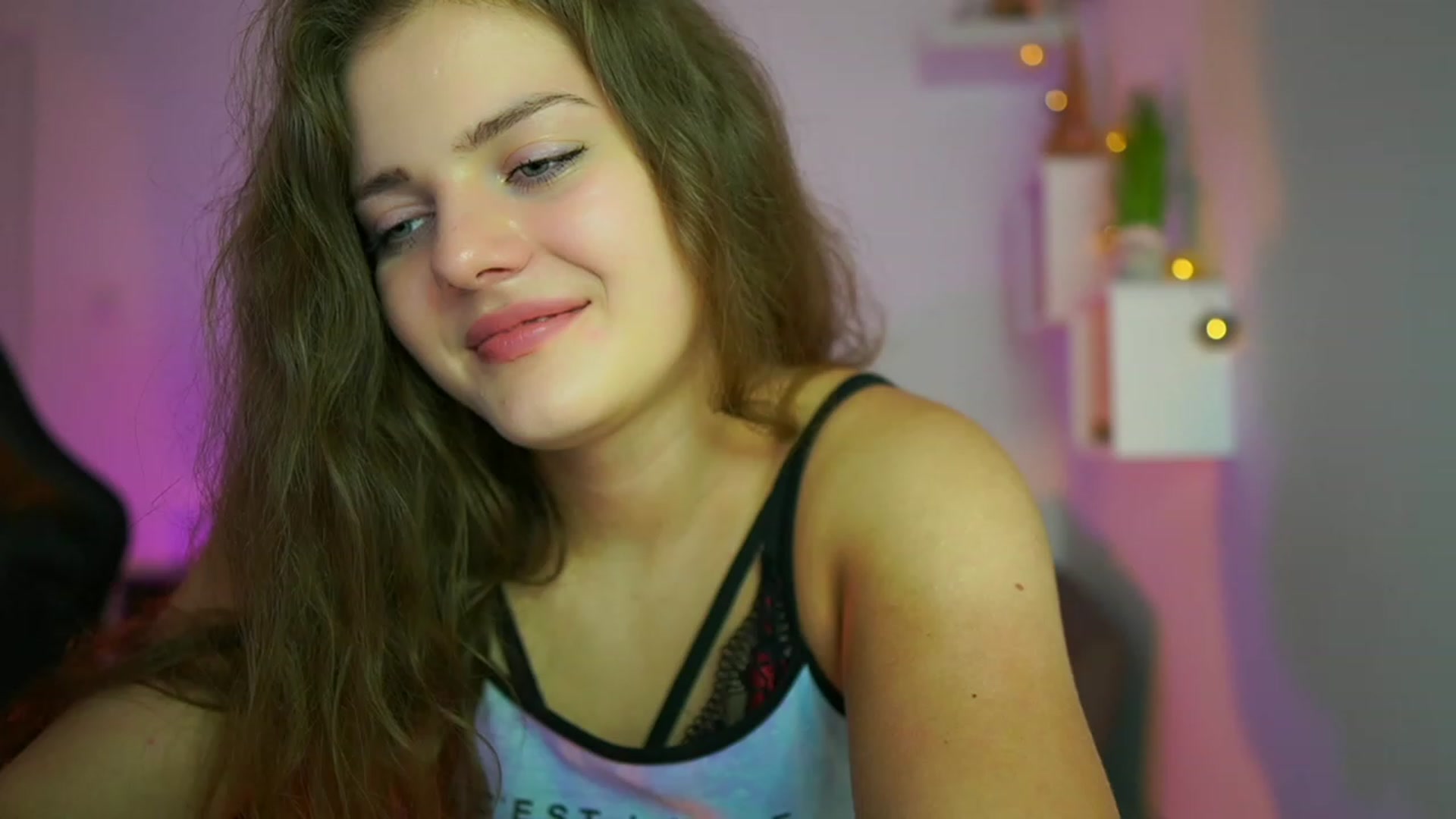 Gallery image thumbnail from Elly_Malkova_'s myfreecams stream on, 07/05/2023, 23:15 image 3 of 20