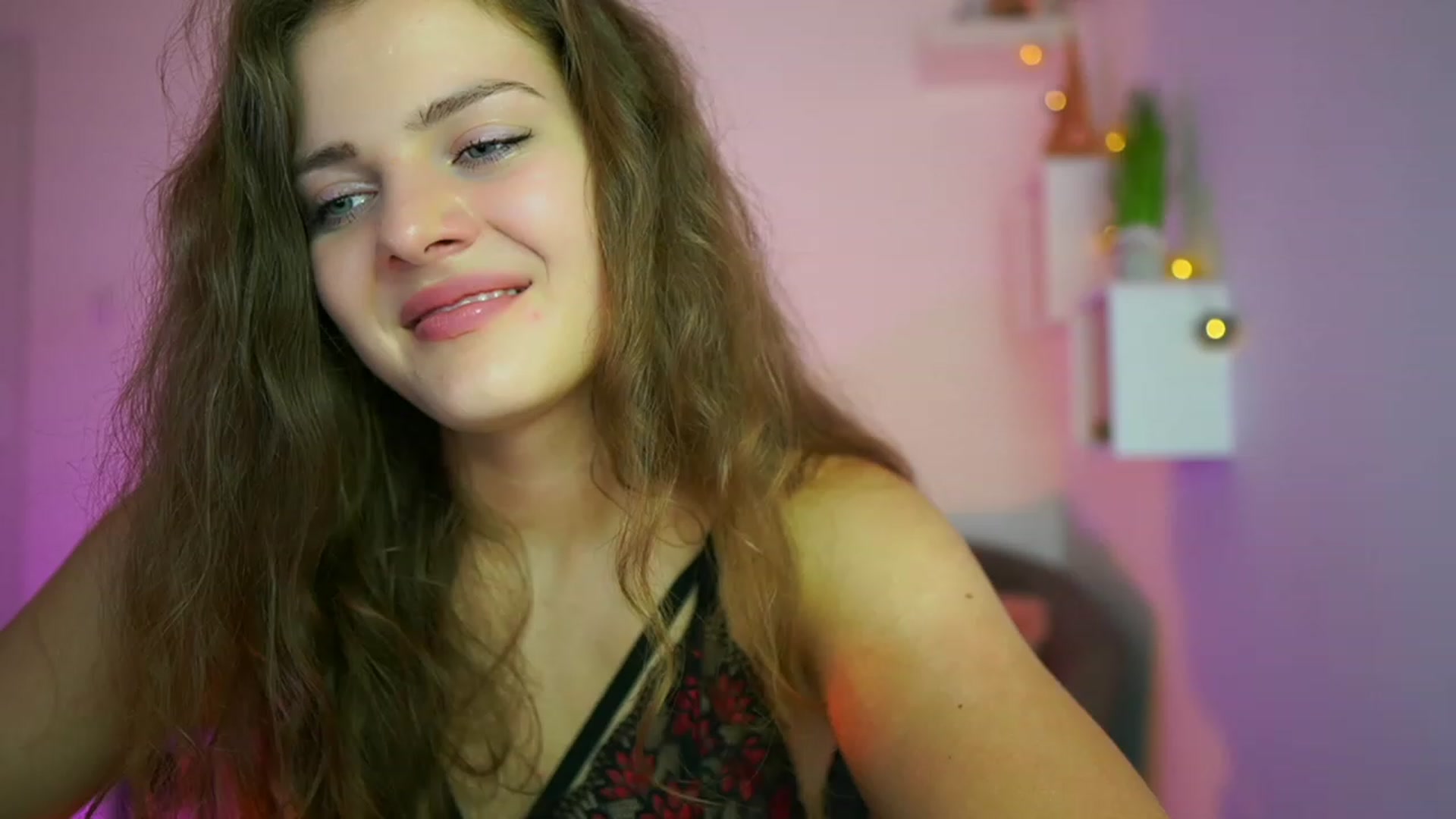 Gallery image thumbnail from Elly_Malkova_'s myfreecams stream on, 07/05/2023, 23:15 image 18 of 20