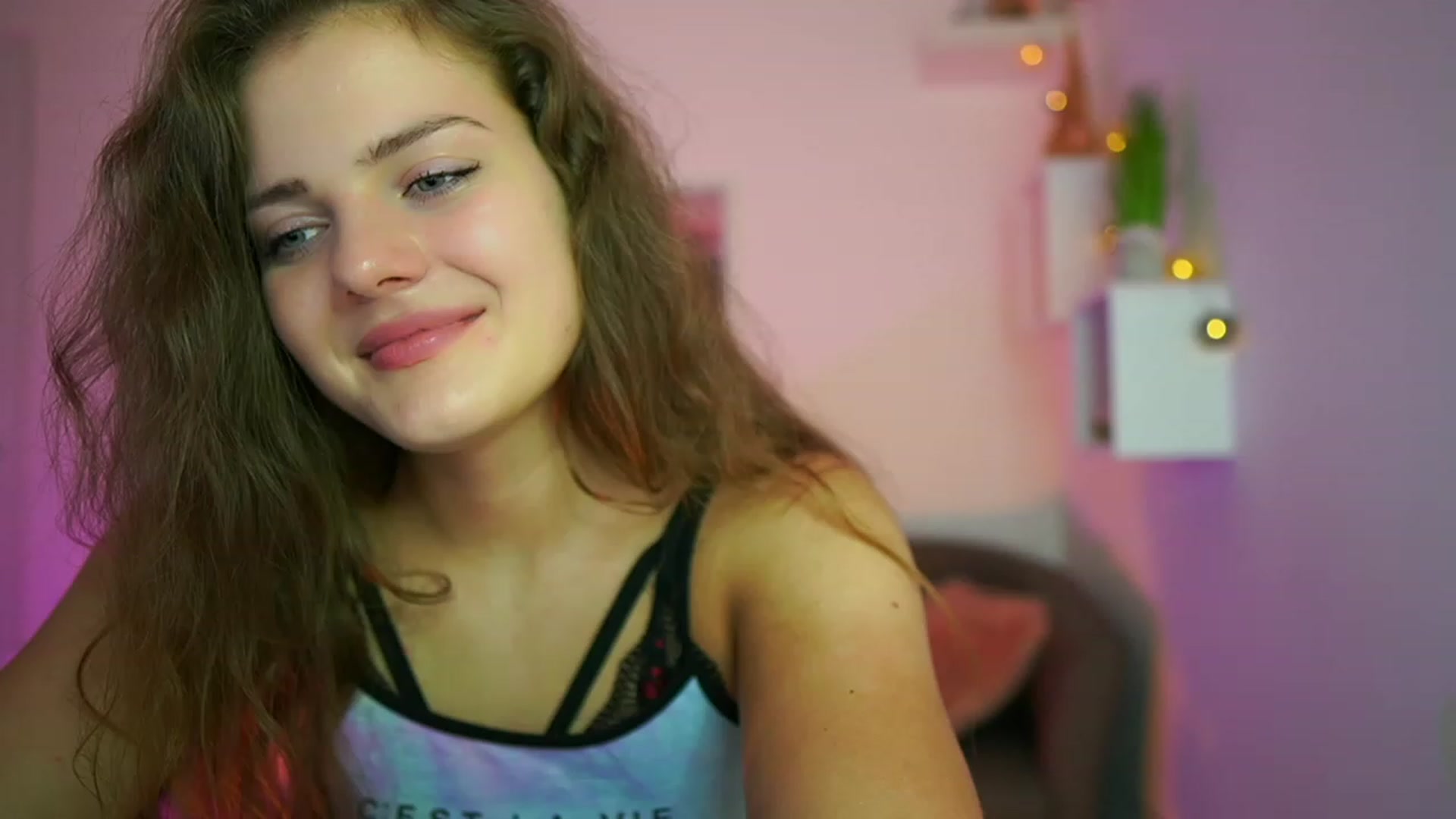 Gallery image thumbnail from Elly_Malkova_'s myfreecams stream on, 07/05/2023, 23:15 image 11 of 20