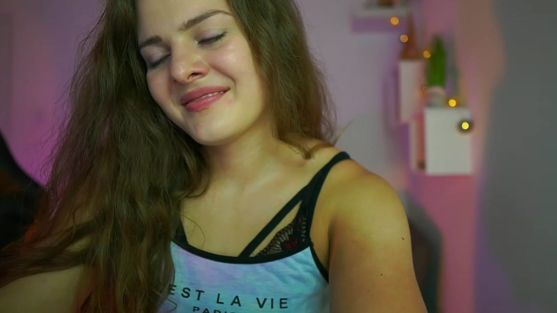 Gallery image thumbnail from Elly_Malkova_'s myfreecams stream on, 07/05/2023, 23:15 image 5 of 20