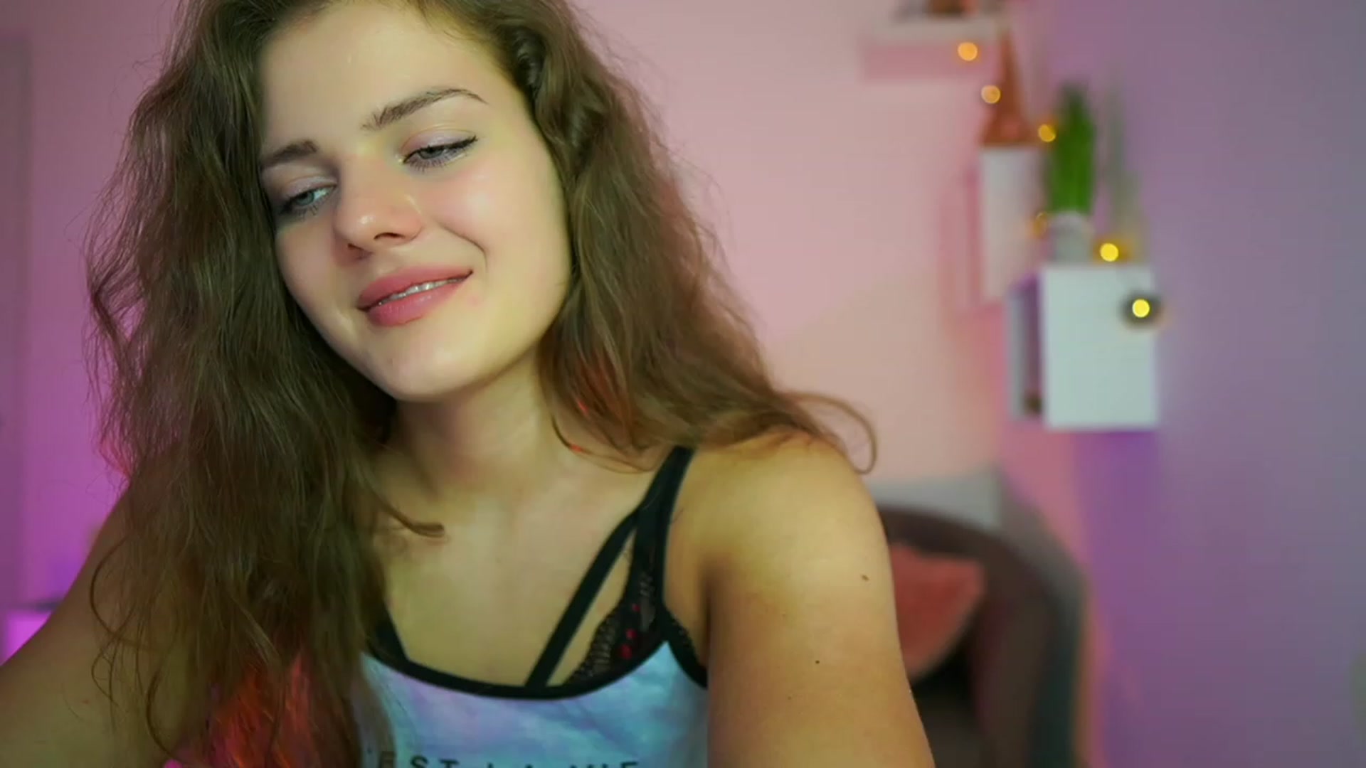 Gallery image thumbnail from Elly_Malkova_'s myfreecams stream on, 07/05/2023, 23:15 image 9 of 20