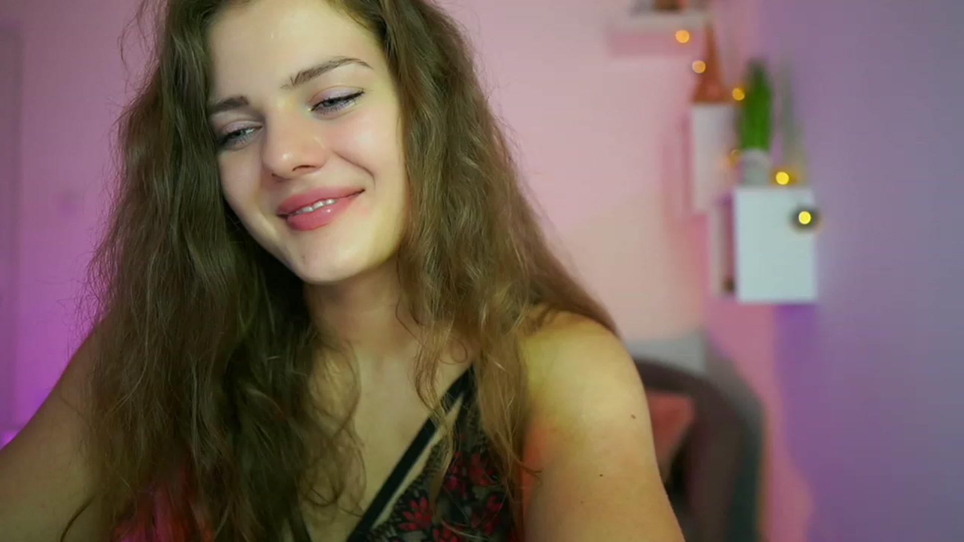 Gallery image thumbnail from Elly_Malkova_'s myfreecams stream on, 07/05/2023, 23:15 image 19 of 20