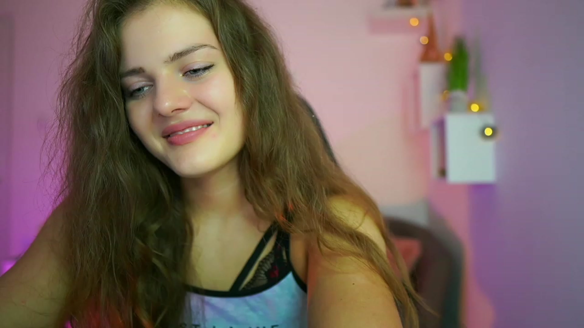 Gallery image thumbnail from Elly_Malkova_'s myfreecams stream on, 07/05/2023, 23:15 image 1 of 20