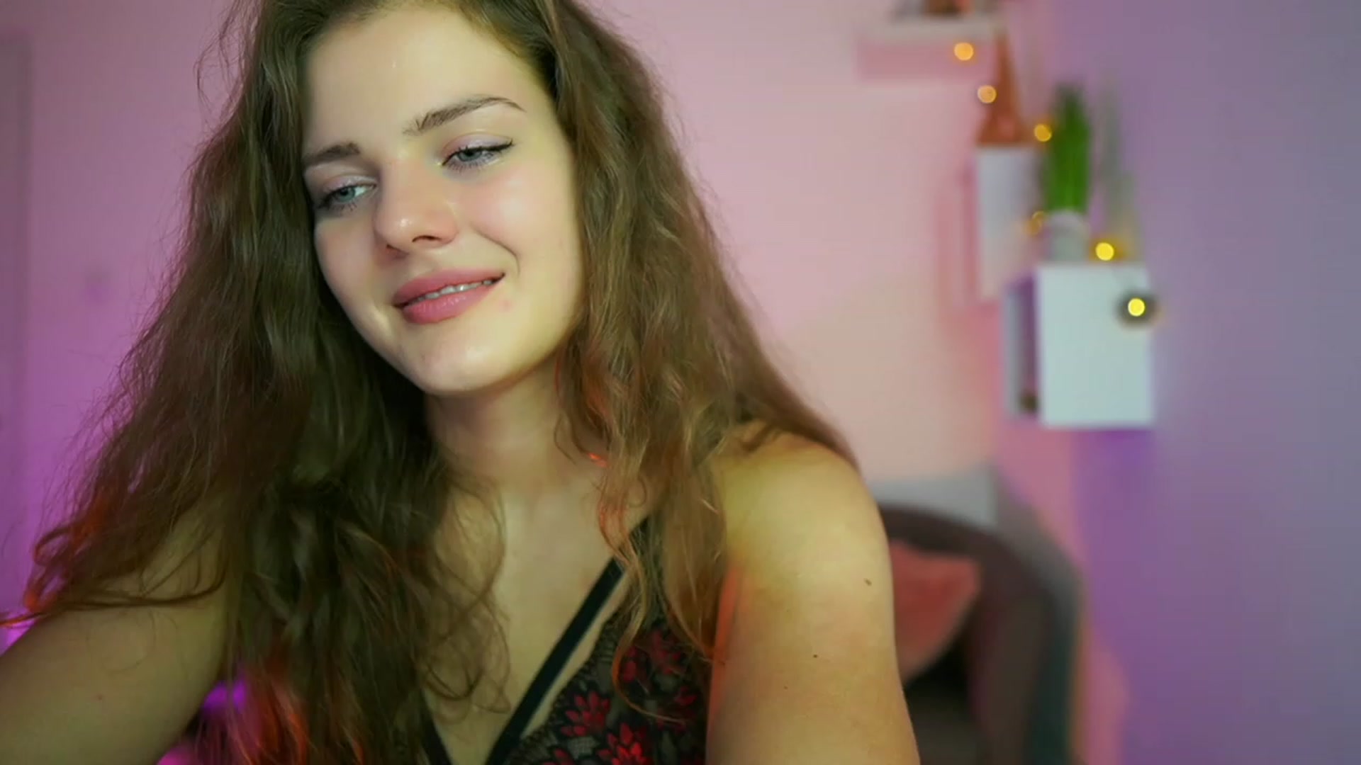 Gallery image thumbnail from Elly_Malkova_'s myfreecams stream on, 07/05/2023, 23:15 image 16 of 20