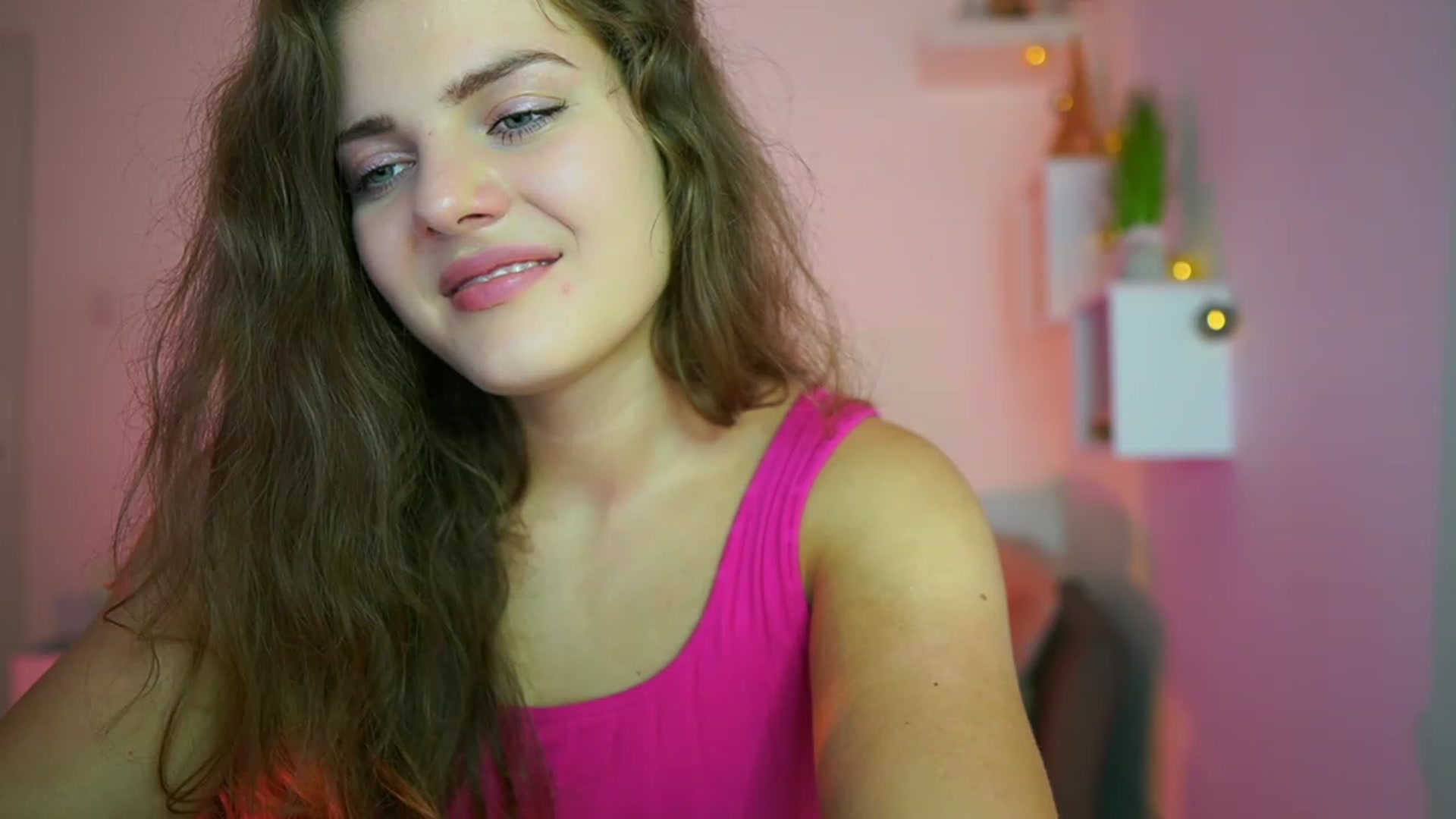 Gallery image thumbnail from Elly_Malkova_'s myfreecams stream on, 07/06/2023, 21:04 image 16 of 20