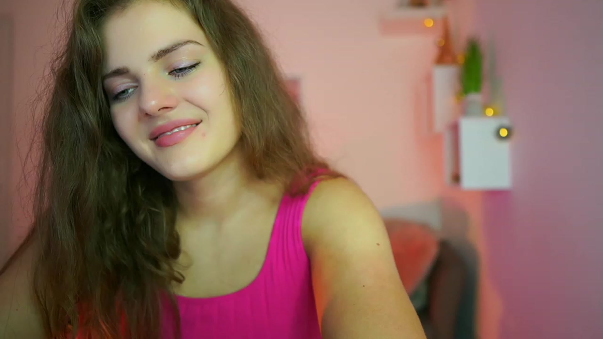 Gallery image thumbnail from Elly_Malkova_'s myfreecams stream on, 07/06/2023, 21:04 image 4 of 20