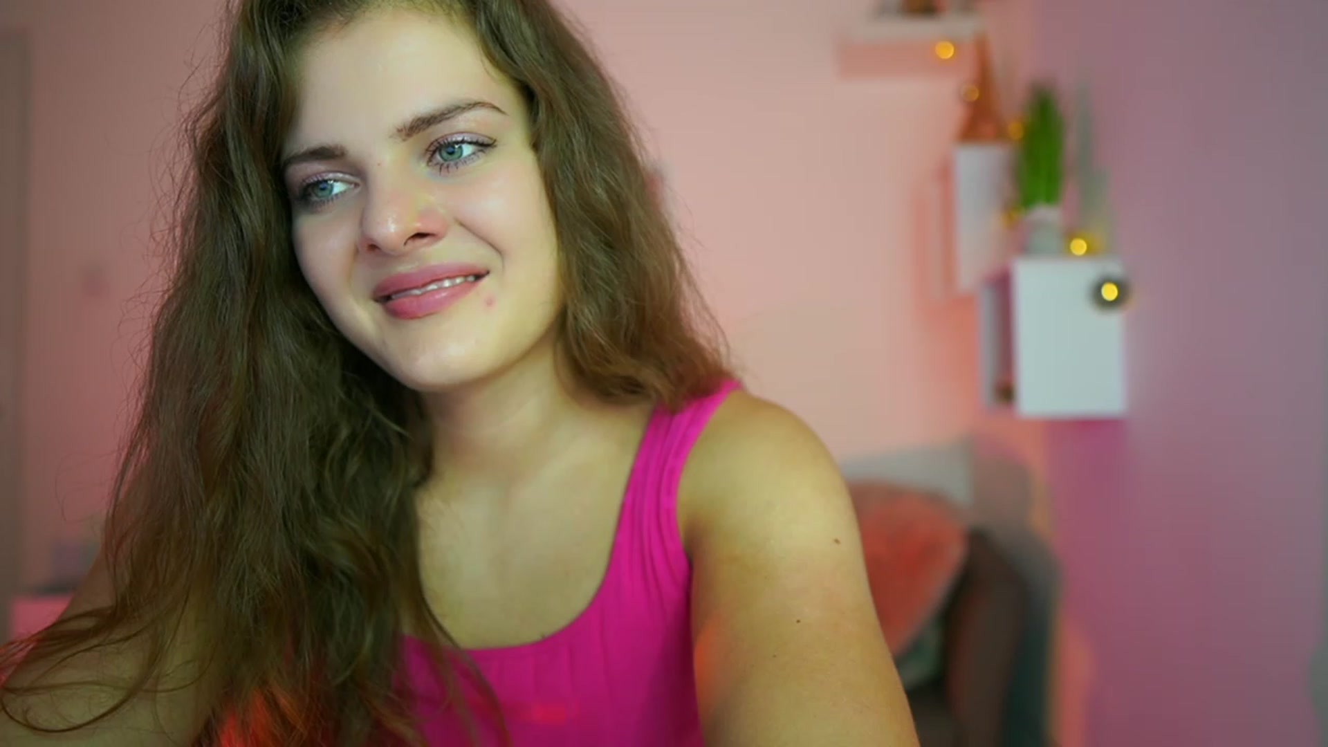 Gallery image thumbnail from Elly_Malkova_'s myfreecams stream on, 07/06/2023, 21:04 image 10 of 20