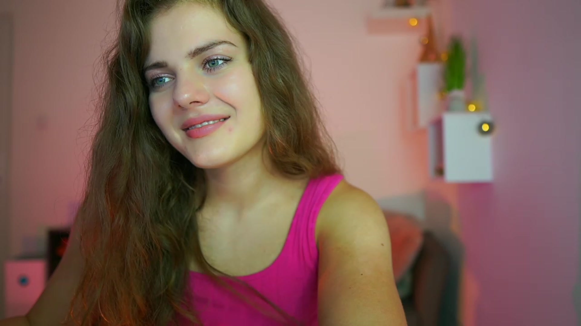 Gallery image thumbnail from Elly_Malkova_'s myfreecams stream on, 07/06/2023, 21:04 image 11 of 20