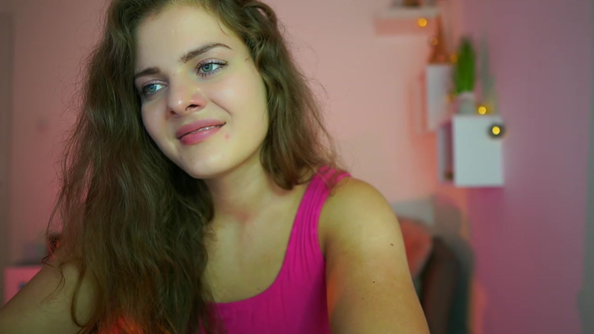 Gallery image thumbnail from Elly_Malkova_'s myfreecams stream on, 07/06/2023, 21:04 image 15 of 20