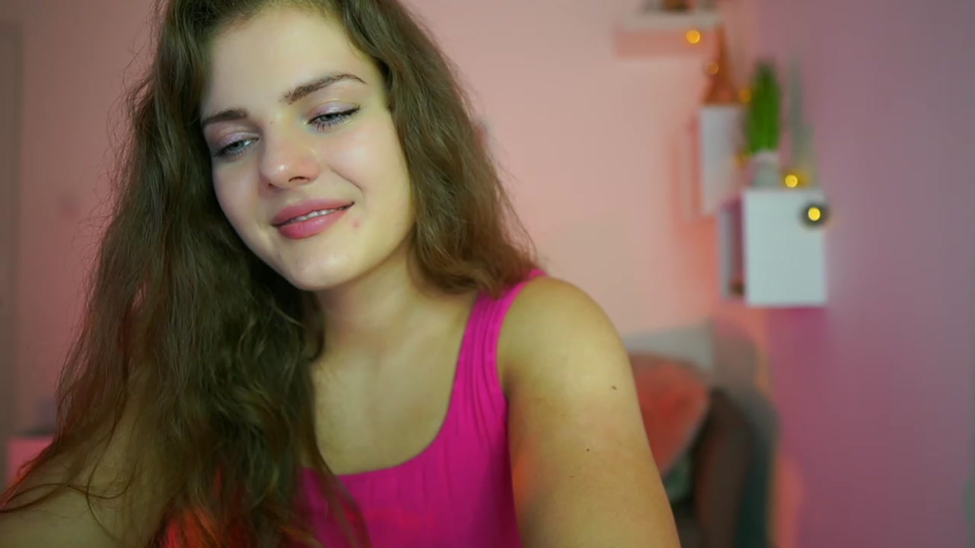 Gallery image thumbnail from Elly_Malkova_'s myfreecams stream on, 07/06/2023, 21:04 image 9 of 20
