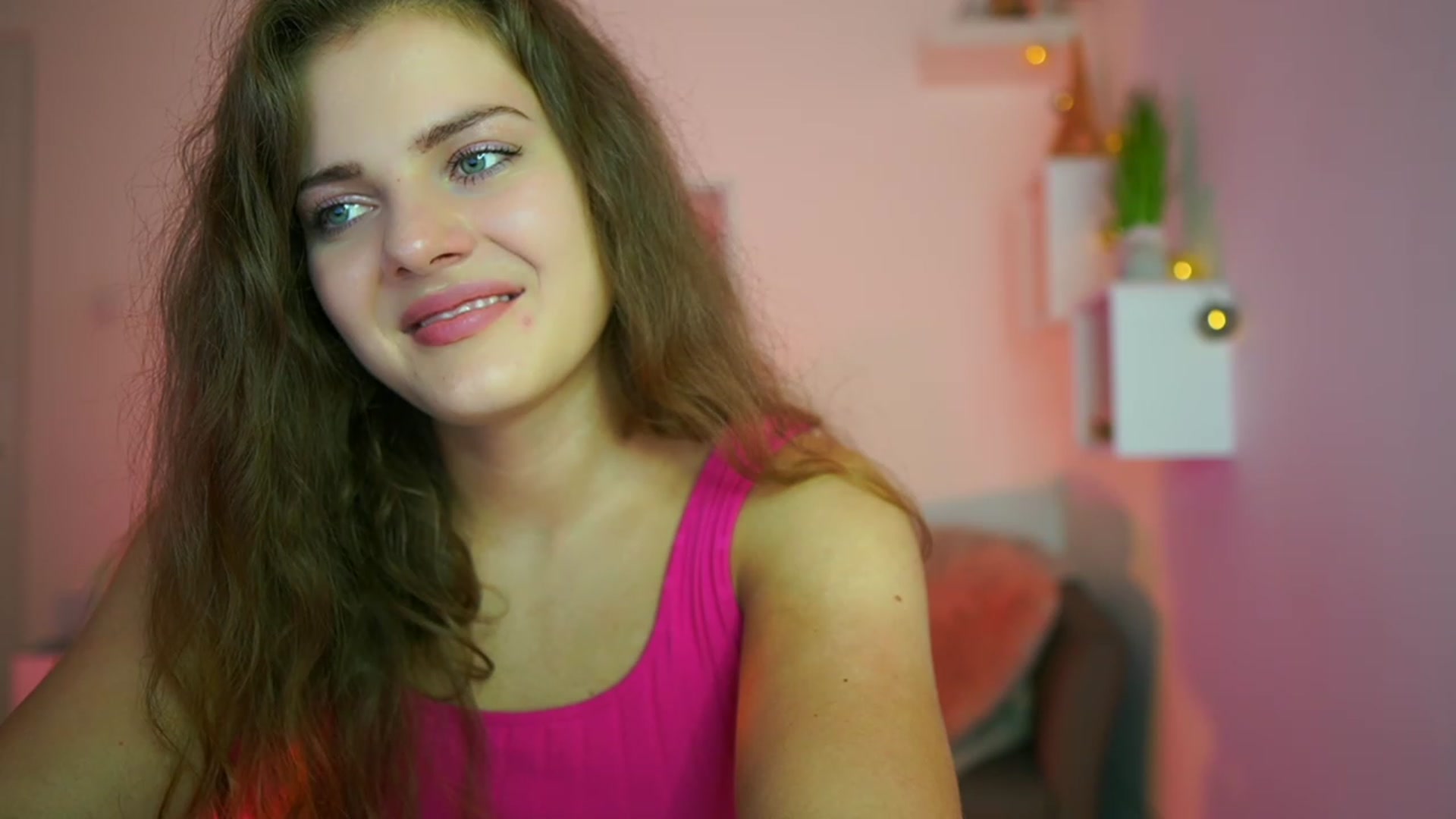 Gallery image thumbnail from Elly_Malkova_'s myfreecams stream on, 07/06/2023, 21:04 image 6 of 20