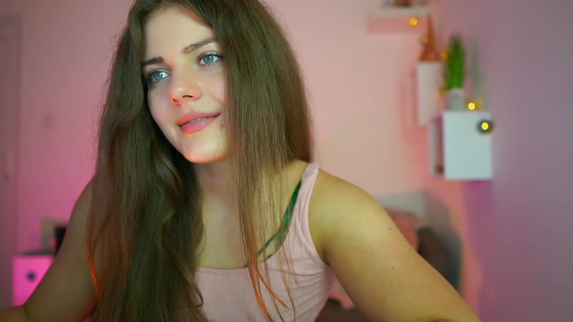 Gallery image thumbnail from Elly_Malkova_'s myfreecams stream on, 07/07/2023, 16:19 image 10 of 20