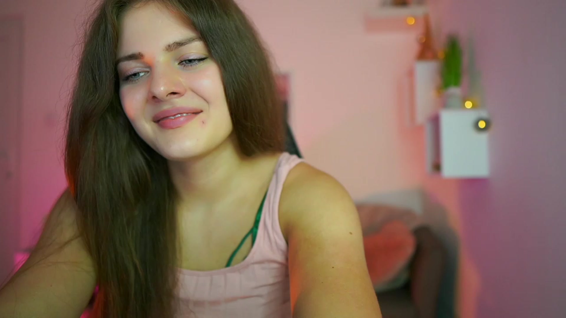 Gallery image thumbnail from Elly_Malkova_'s myfreecams stream on, 07/07/2023, 17:53 image 2 of 20
