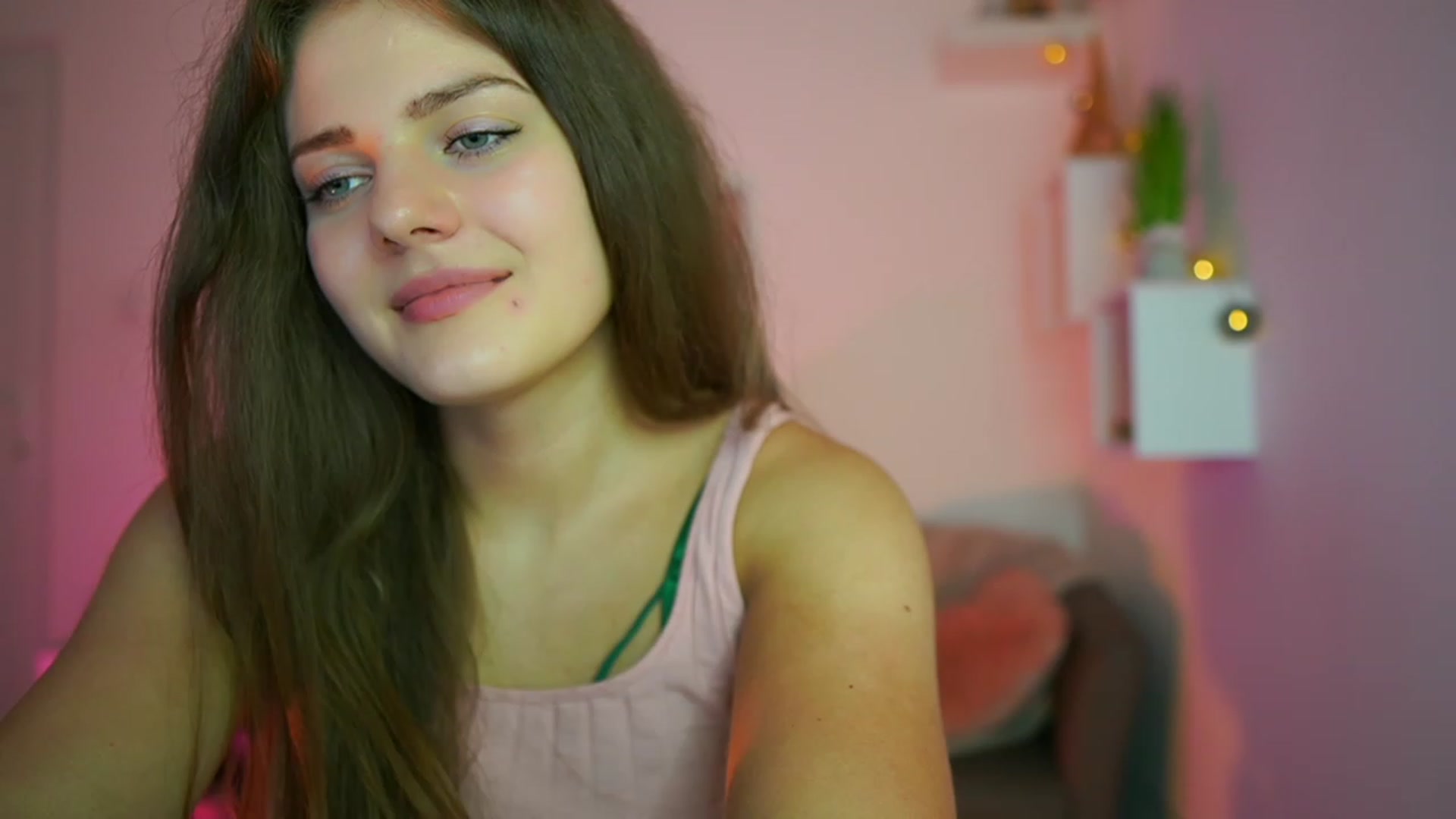 Gallery image thumbnail from Elly_Malkova_'s myfreecams stream on, 07/07/2023, 17:53 image 7 of 20