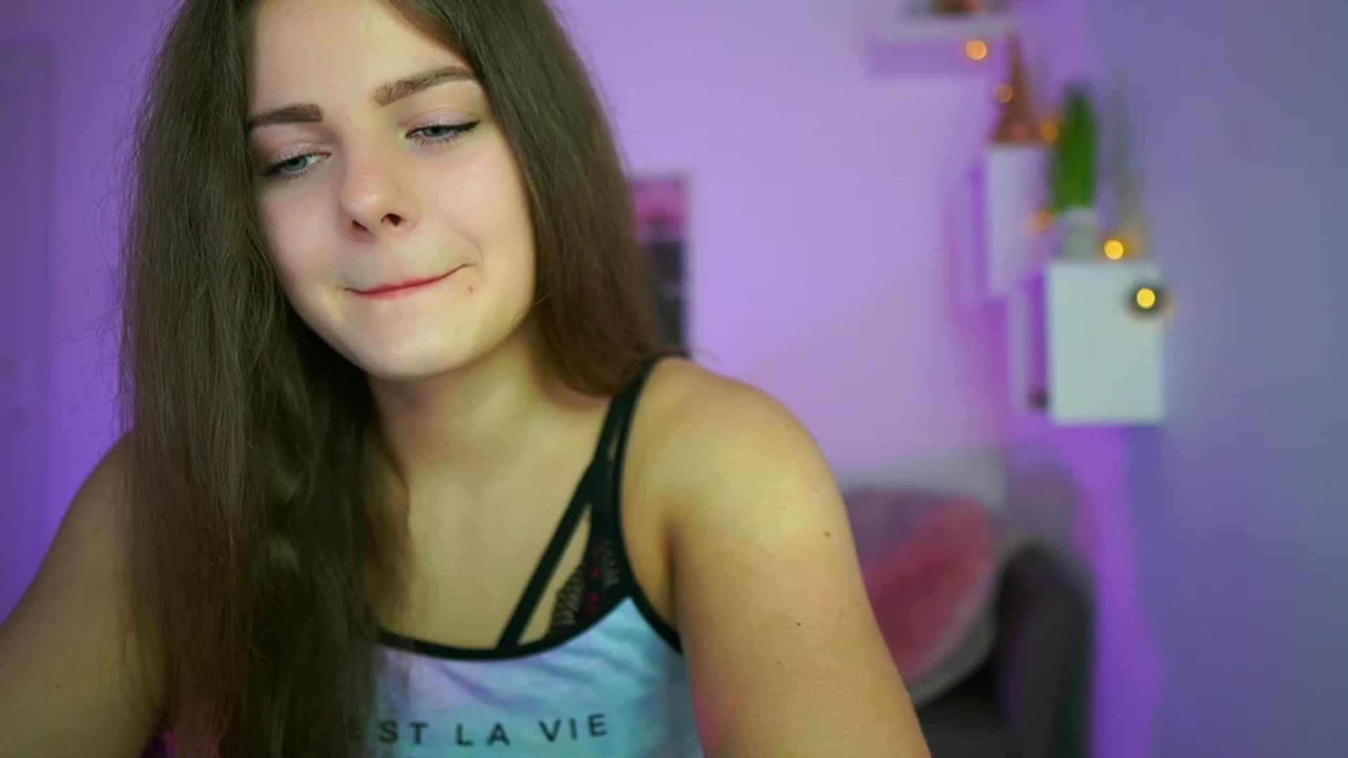 Gallery image thumbnail from Elly_Malkova_'s myfreecams stream on, 07/09/2023, 13:28 image 5 of 20