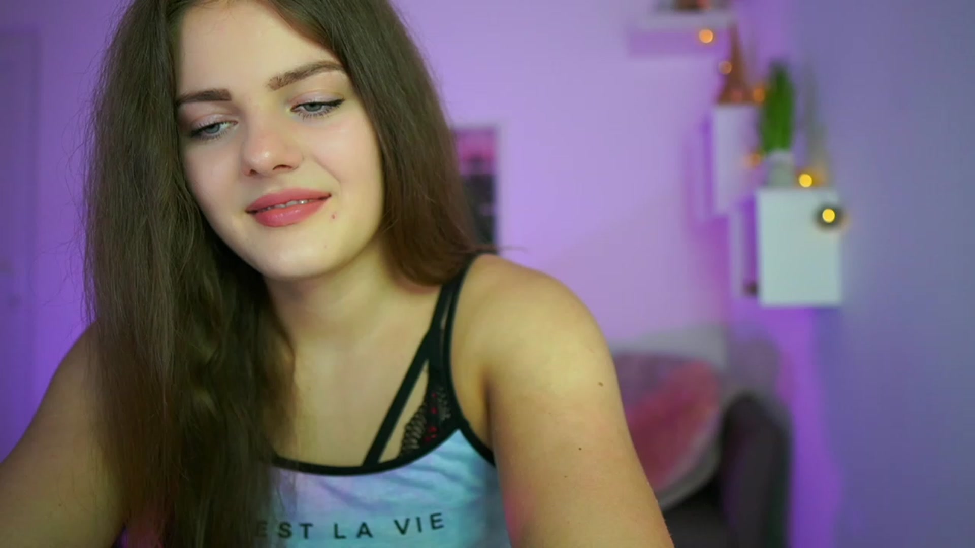 Gallery image thumbnail from Elly_Malkova_'s myfreecams stream on, 07/09/2023, 13:28 image 4 of 20