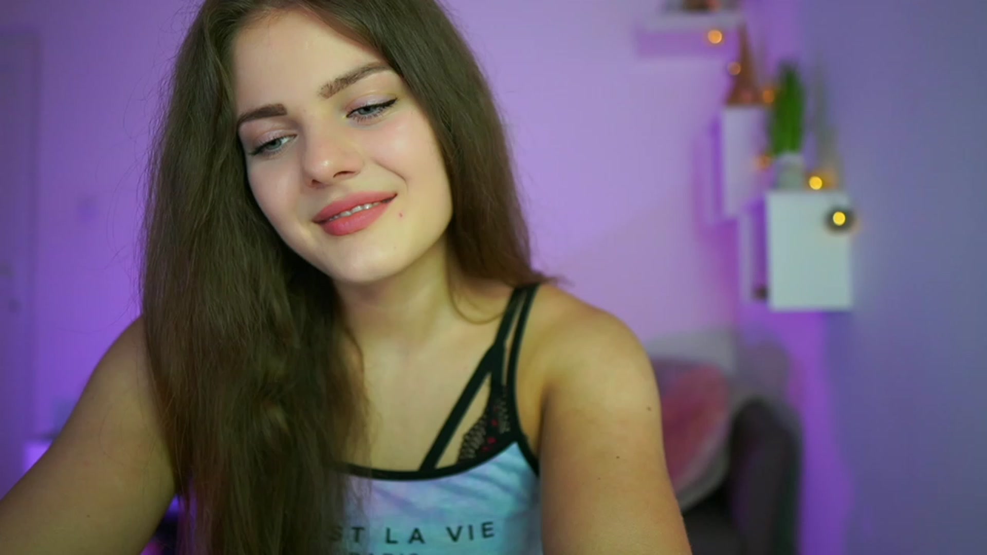 Gallery image thumbnail from Elly_Malkova_'s myfreecams stream on, 07/09/2023, 13:28 image 14 of 20
