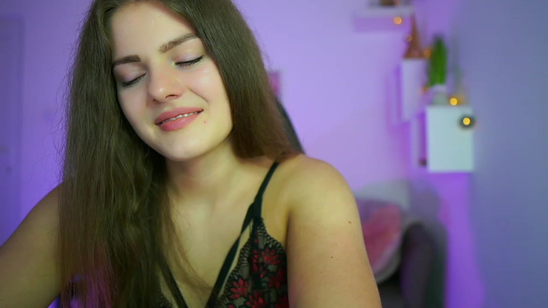 Gallery image thumbnail from Elly_Malkova_'s myfreecams stream on, 07/09/2023, 18:02 image 19 of 20