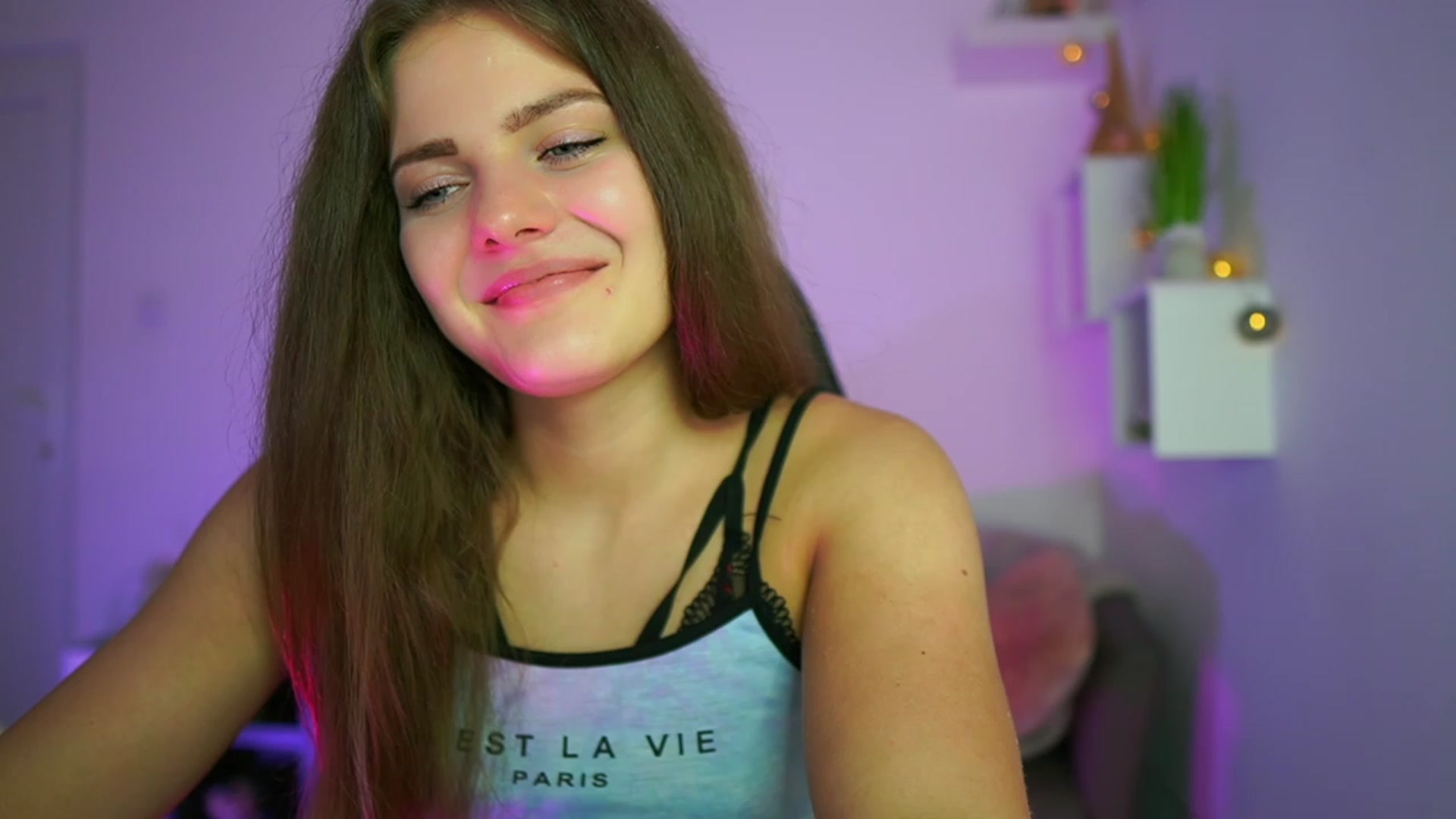 Gallery image thumbnail from Elly_Malkova_'s myfreecams stream on, 07/09/2023, 20:01 image 10 of 20