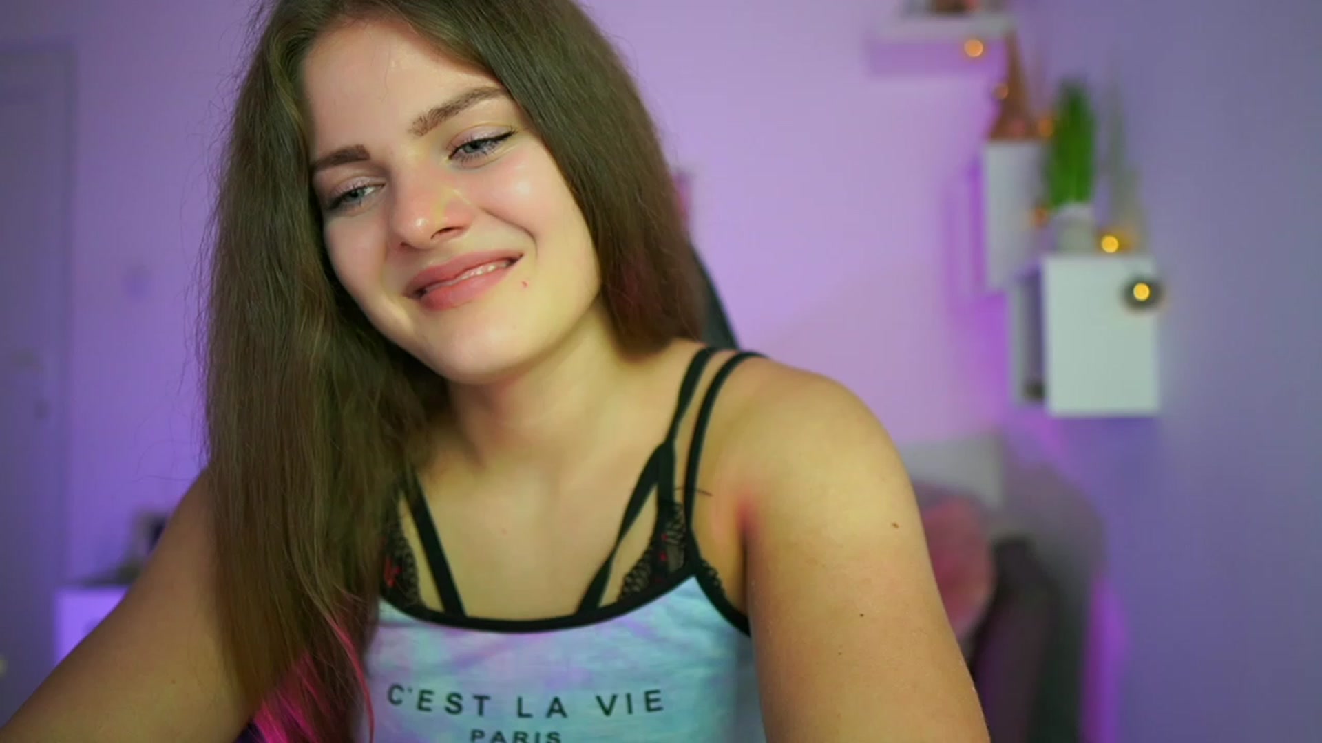 Gallery image thumbnail from Elly_Malkova_'s myfreecams stream on, 07/09/2023, 20:01 image 1 of 20