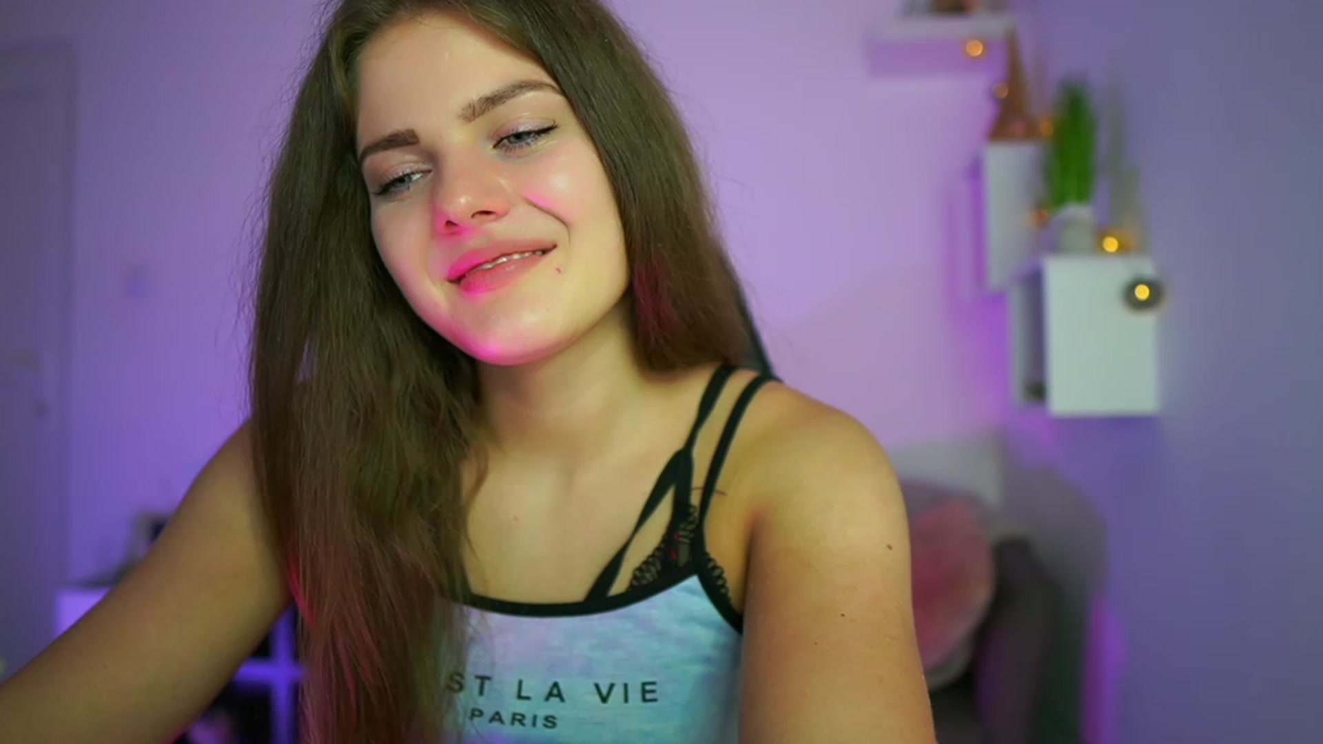 Gallery image thumbnail from Elly_Malkova_'s myfreecams stream on, 07/09/2023, 20:01 image 8 of 20