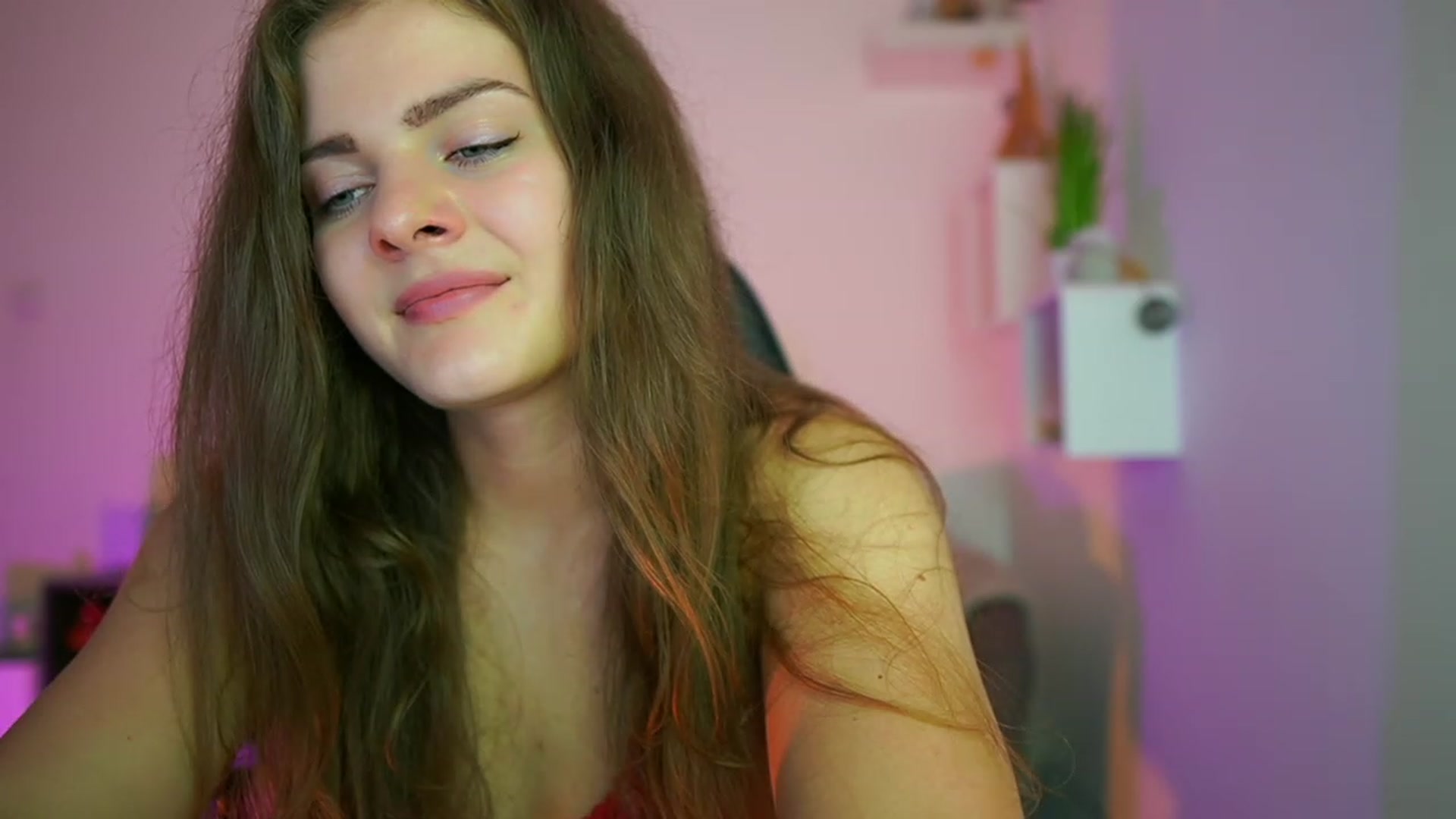 Gallery image thumbnail from Elly_Malkova_'s myfreecams stream on, 07/11/2023, 22:26 image 10 of 20