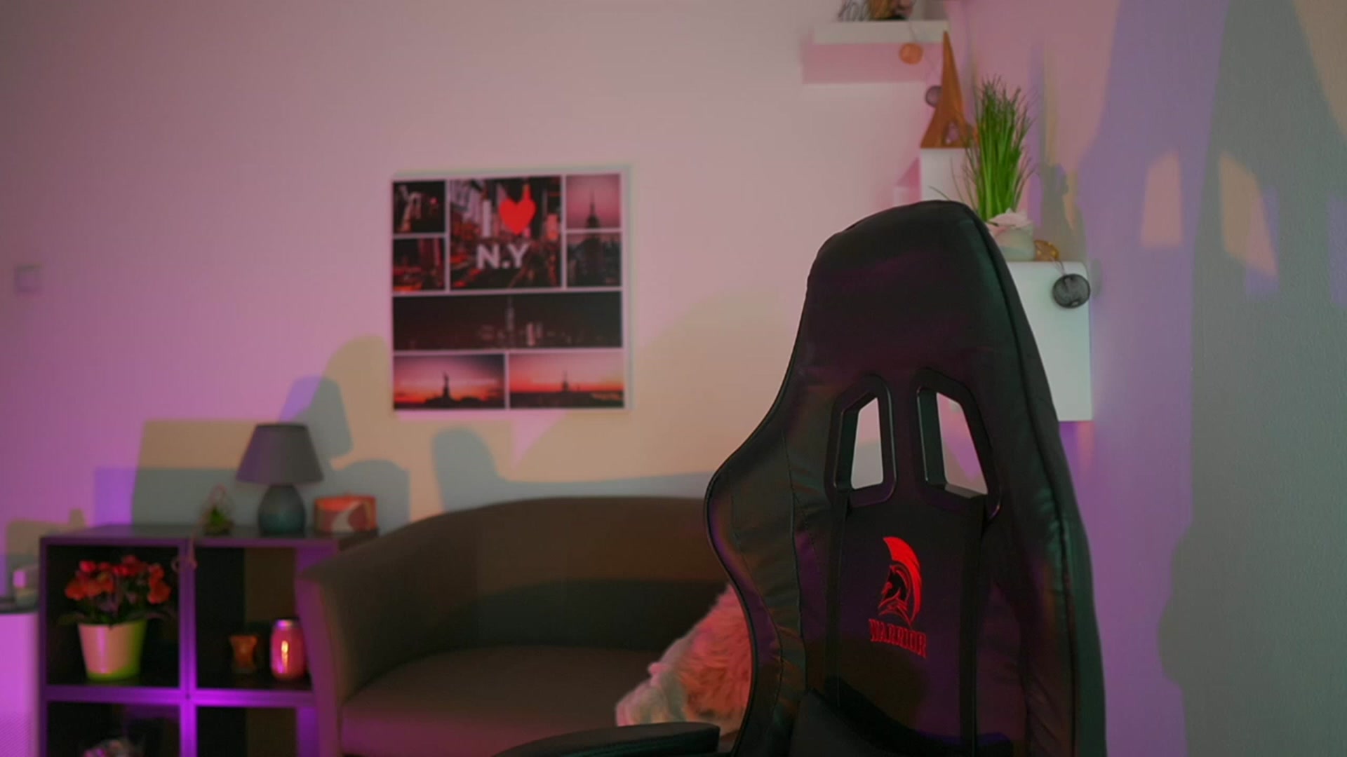 Gallery image thumbnail from Elly_Malkova_'s myfreecams stream on, 07/11/2023, 22:26 image 3 of 20
