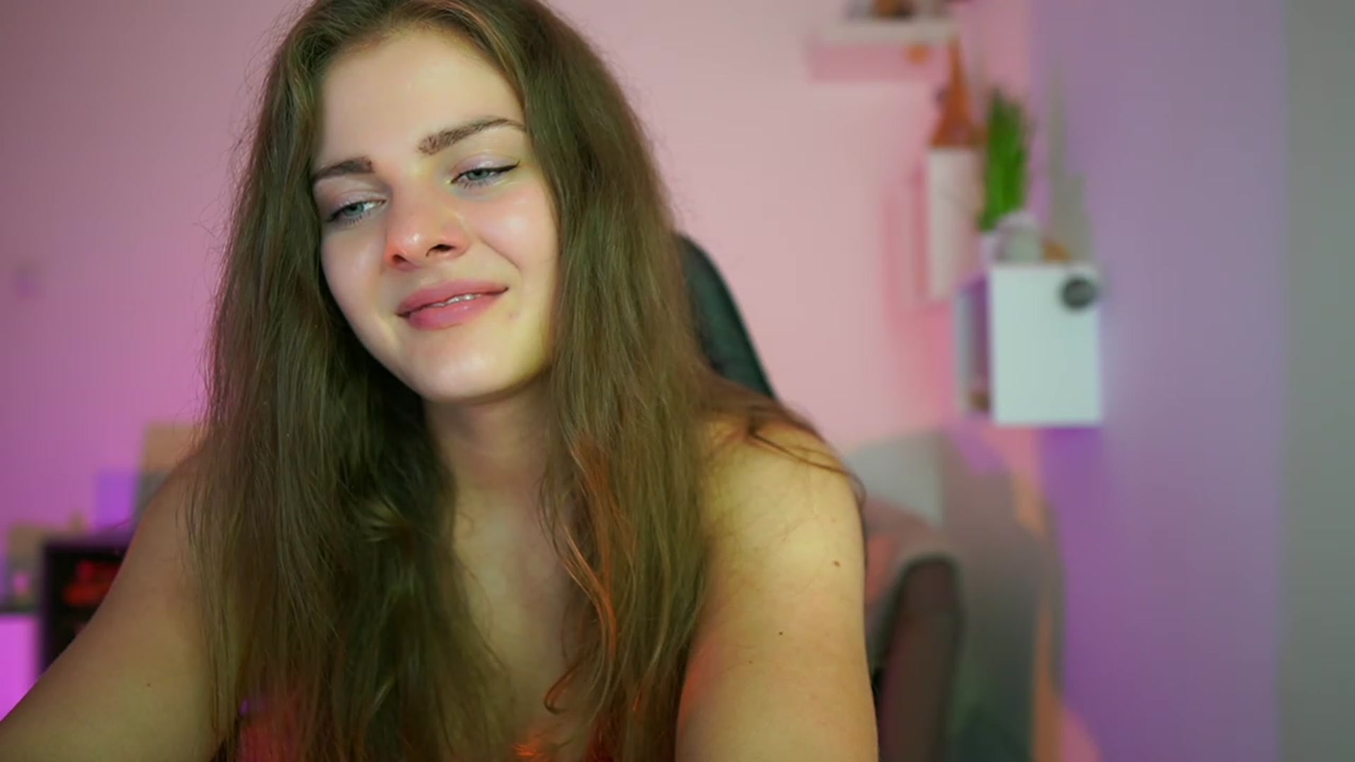 Gallery image thumbnail from Elly_Malkova_'s myfreecams stream on, 07/11/2023, 22:26 image 12 of 20