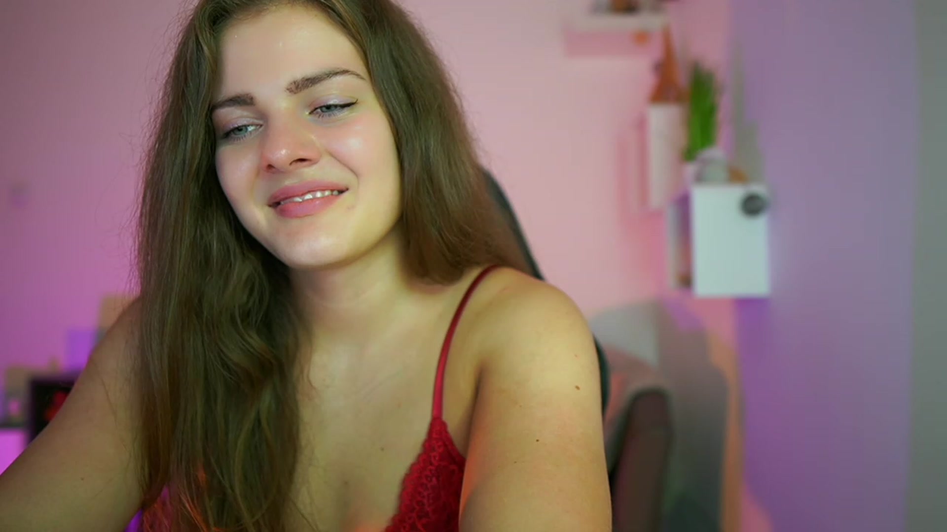 Gallery image thumbnail from Elly_Malkova_'s myfreecams stream on, 07/11/2023, 22:26 image 16 of 20