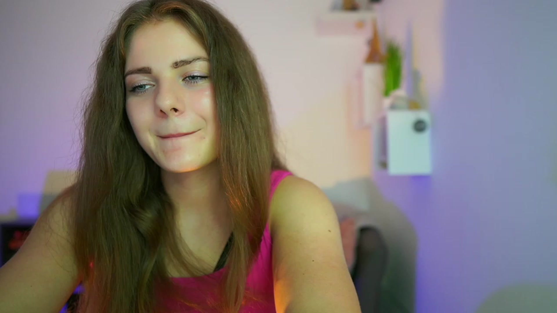 Gallery image thumbnail from Elly_Malkova_'s myfreecams stream on, 07/13/2023, 20:22 image 16 of 20