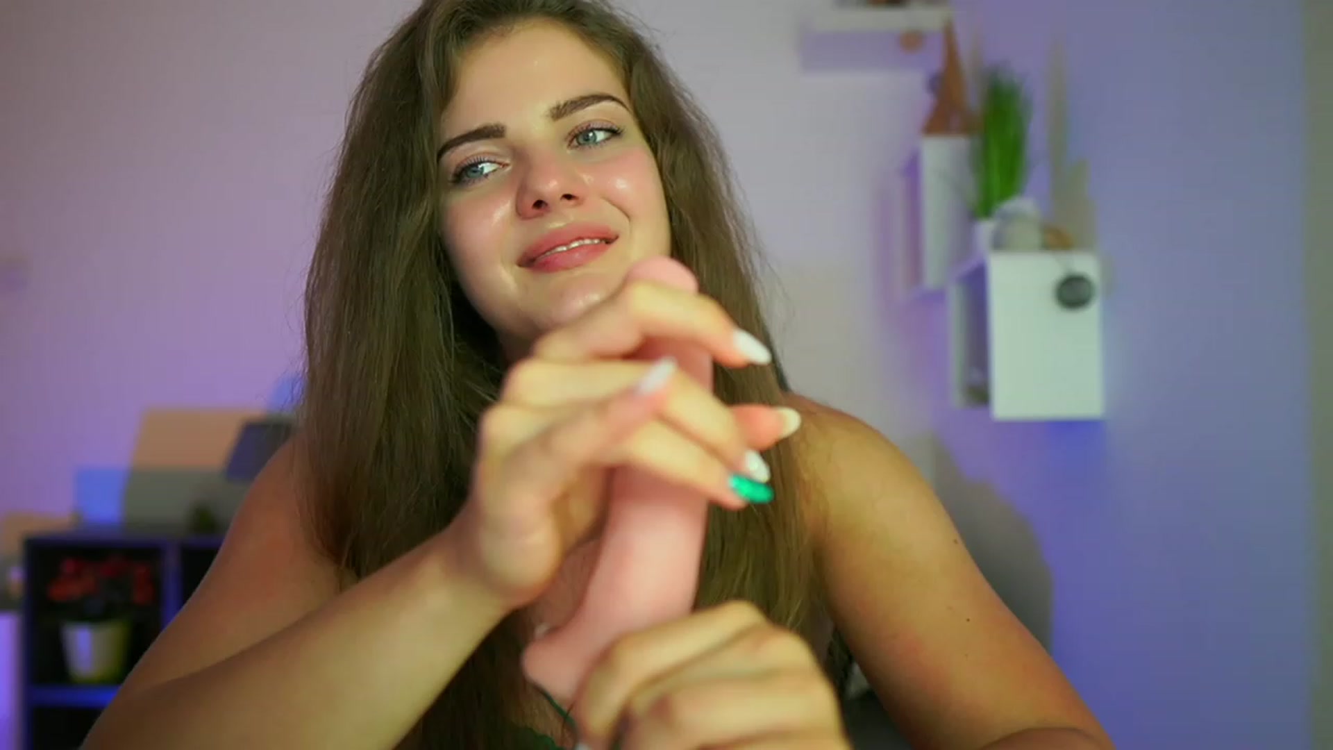 Gallery image thumbnail from Elly_Malkova_'s myfreecams stream on, 07/15/2023, 22:53 image 13 of 20
