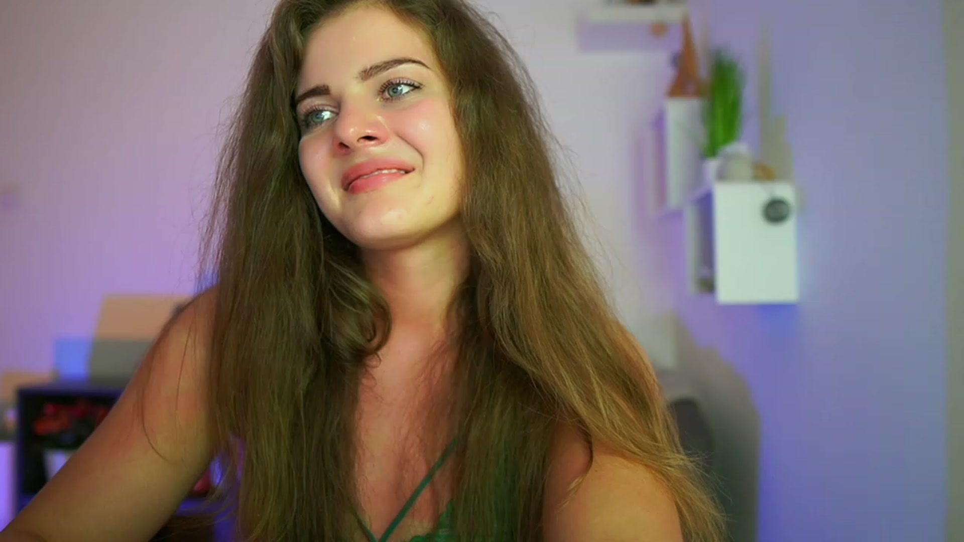 Gallery image thumbnail from Elly_Malkova_'s myfreecams stream on, 07/15/2023, 22:53 image 19 of 20