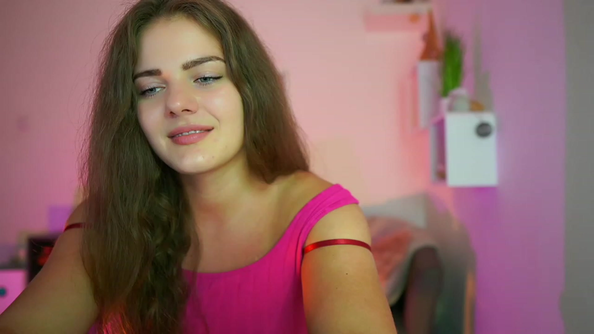 Gallery image thumbnail from Elly_Malkova_'s myfreecams stream on, 07/16/2023, 15:32 image 12 of 20