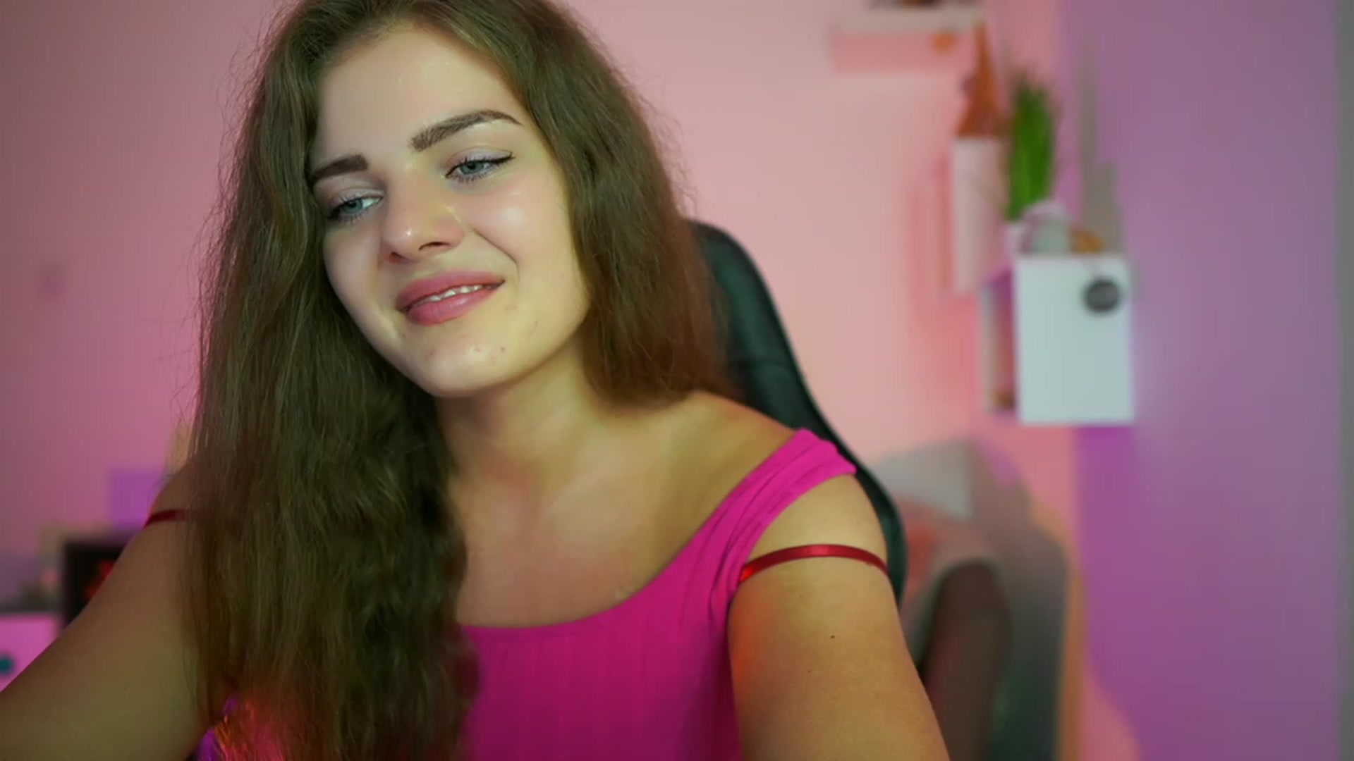 Gallery image thumbnail from Elly_Malkova_'s myfreecams stream on, 07/16/2023, 15:32 image 7 of 20