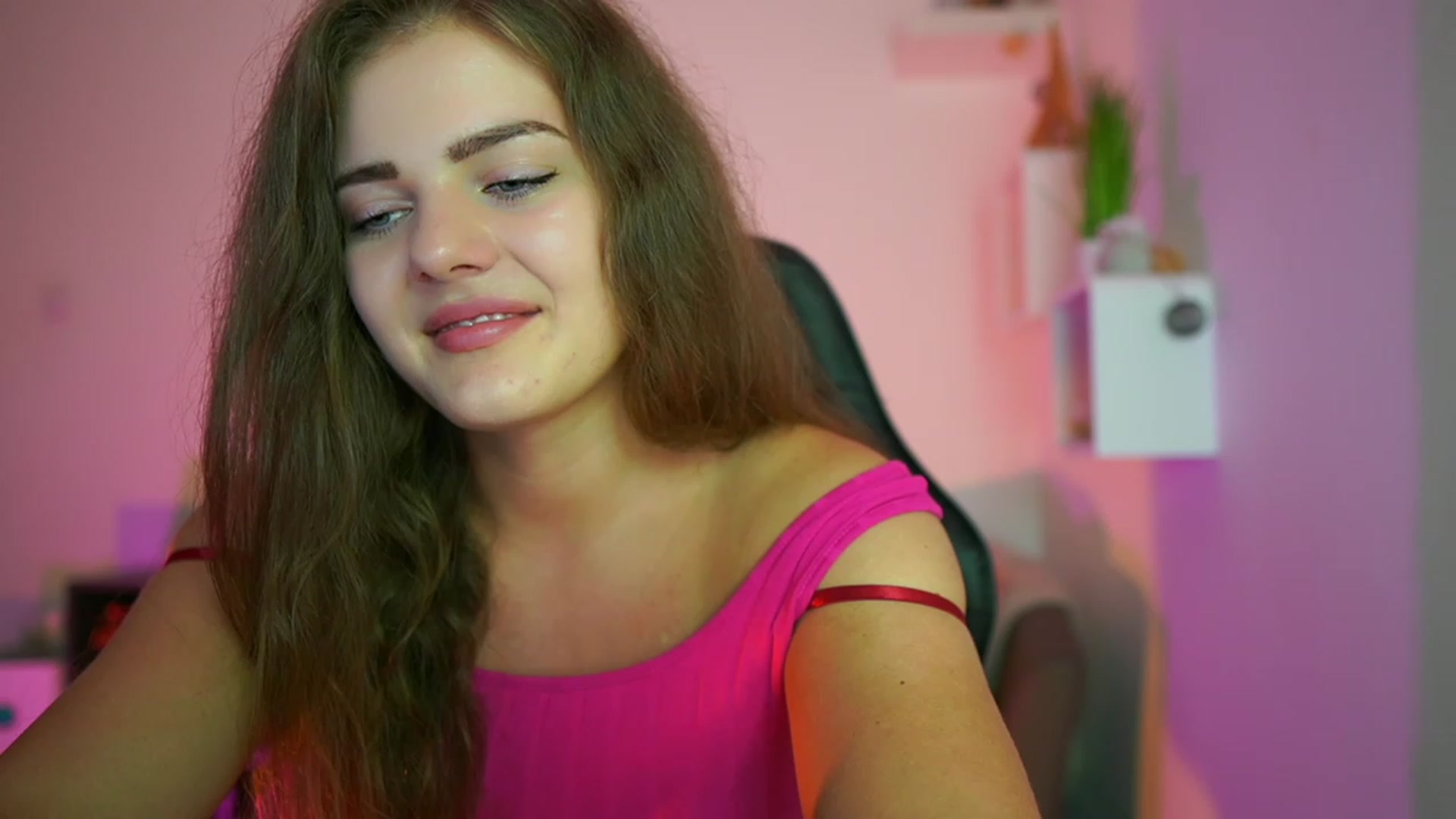 Gallery image thumbnail from Elly_Malkova_'s myfreecams stream on, 07/16/2023, 15:32 image 5 of 20