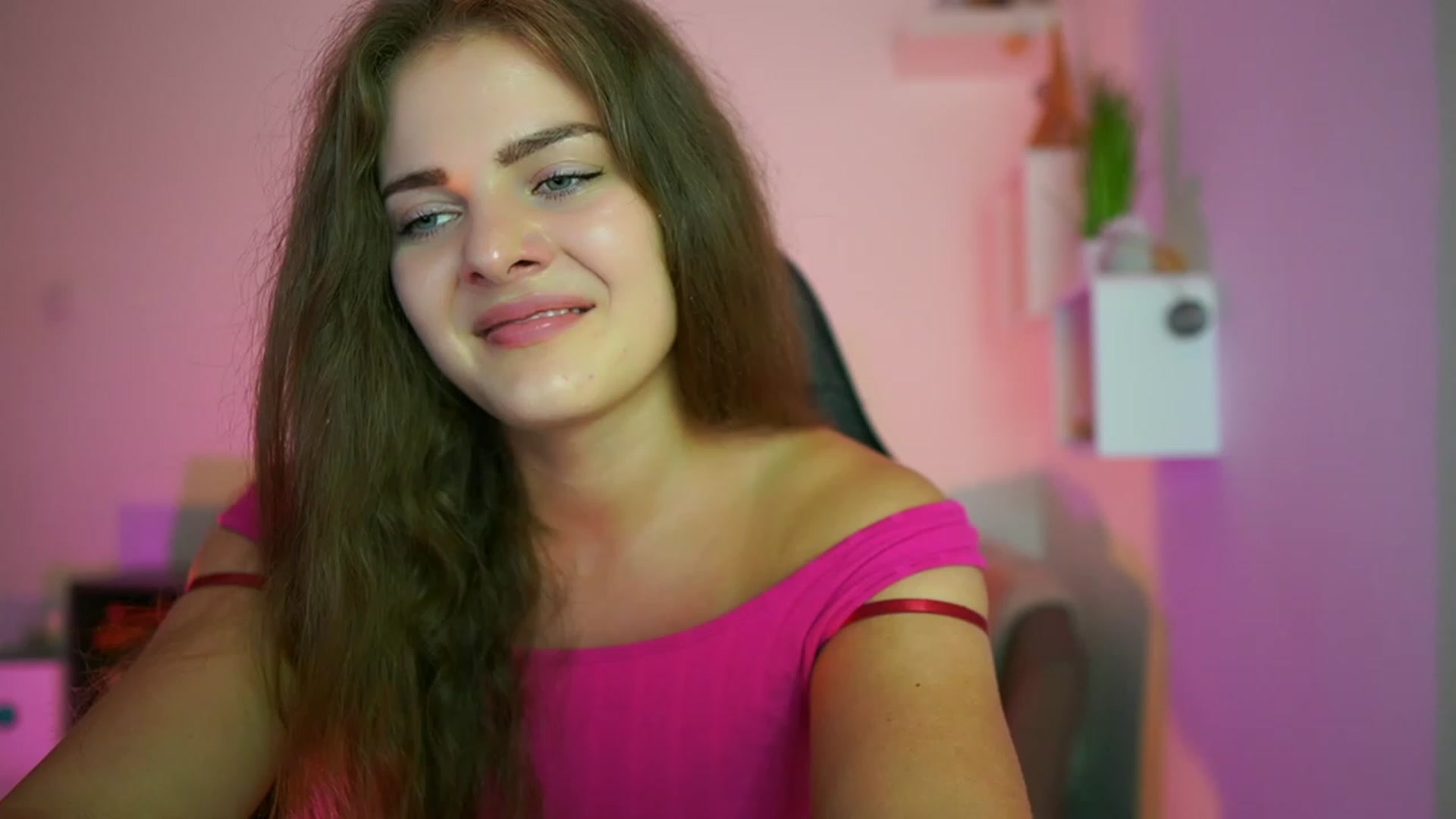 Gallery image thumbnail from Elly_Malkova_'s myfreecams stream on, 07/16/2023, 15:32 image 16 of 20