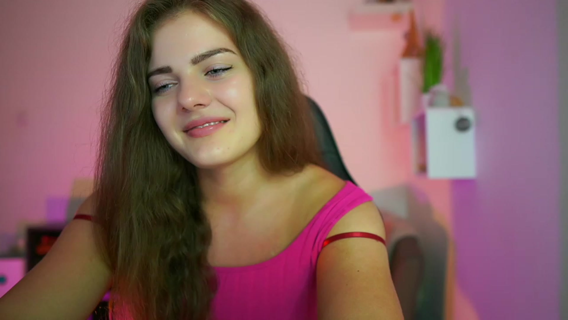 Gallery image thumbnail from Elly_Malkova_'s myfreecams stream on, 07/16/2023, 15:32 image 8 of 20
