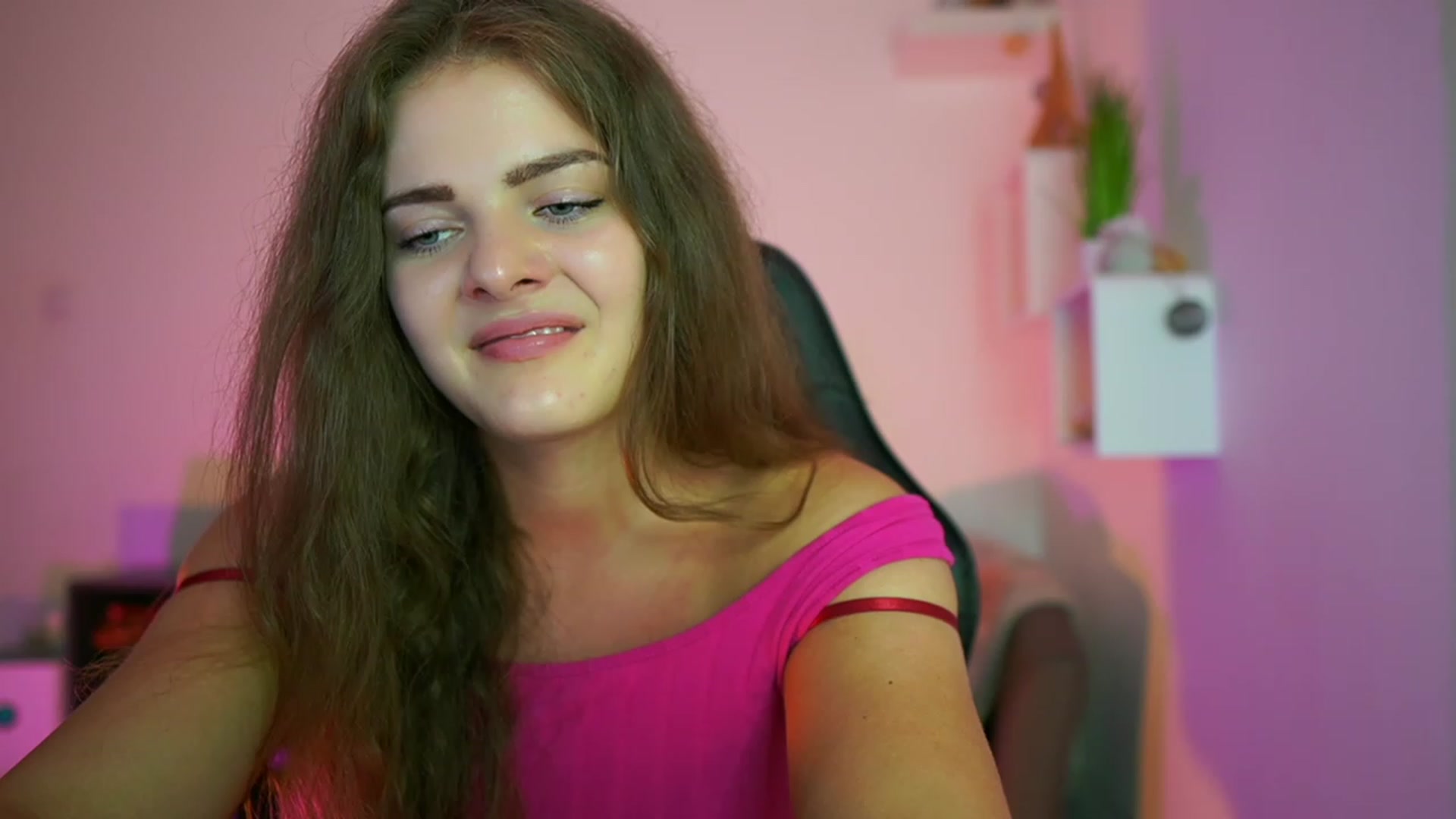 Gallery image thumbnail from Elly_Malkova_'s myfreecams stream on, 07/16/2023, 15:32 image 18 of 20