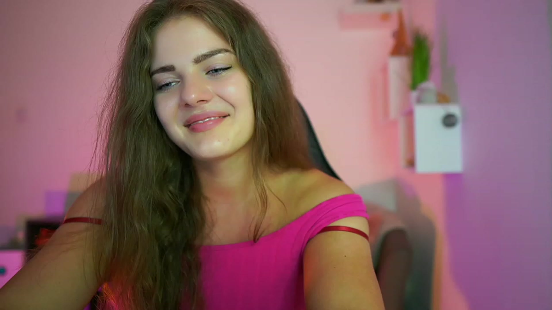 Gallery image thumbnail from Elly_Malkova_'s myfreecams stream on, 07/16/2023, 15:32 image 17 of 20
