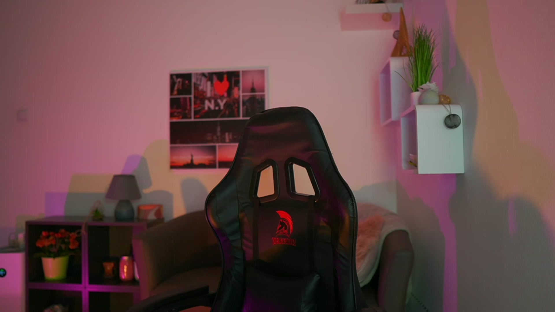 Gallery image thumbnail from Elly_Malkova_'s myfreecams stream on, 07/16/2023, 16:50 image 16 of 20