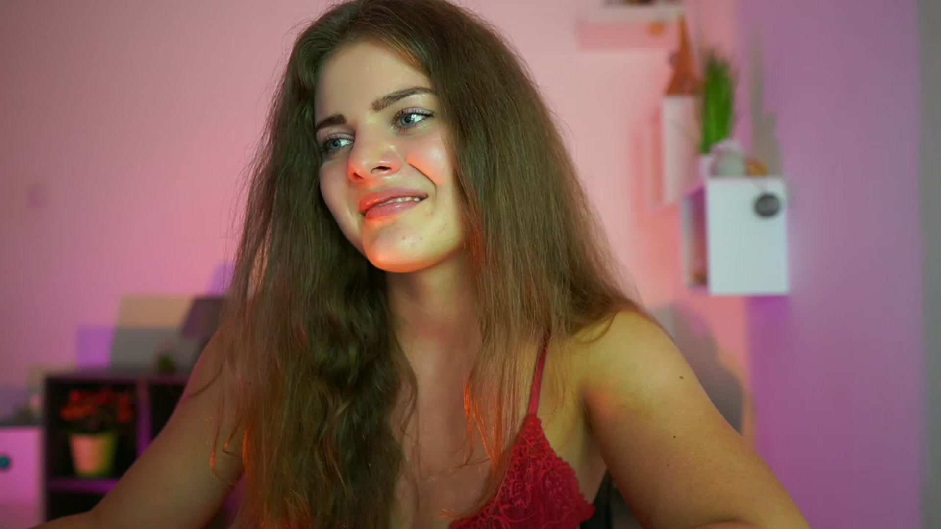 Gallery image thumbnail from Elly_Malkova_'s myfreecams stream on, 07/16/2023, 18:04 image 4 of 20