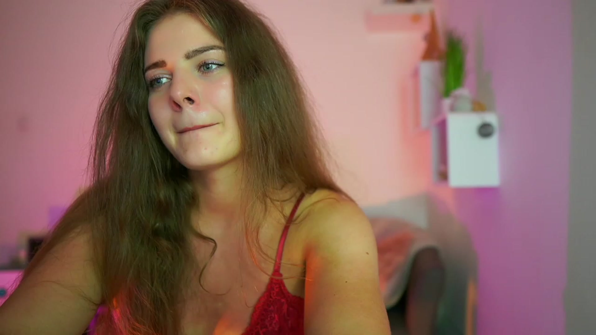 Gallery image thumbnail from Elly_Malkova_'s myfreecams stream on, 07/16/2023, 18:04 image 7 of 20